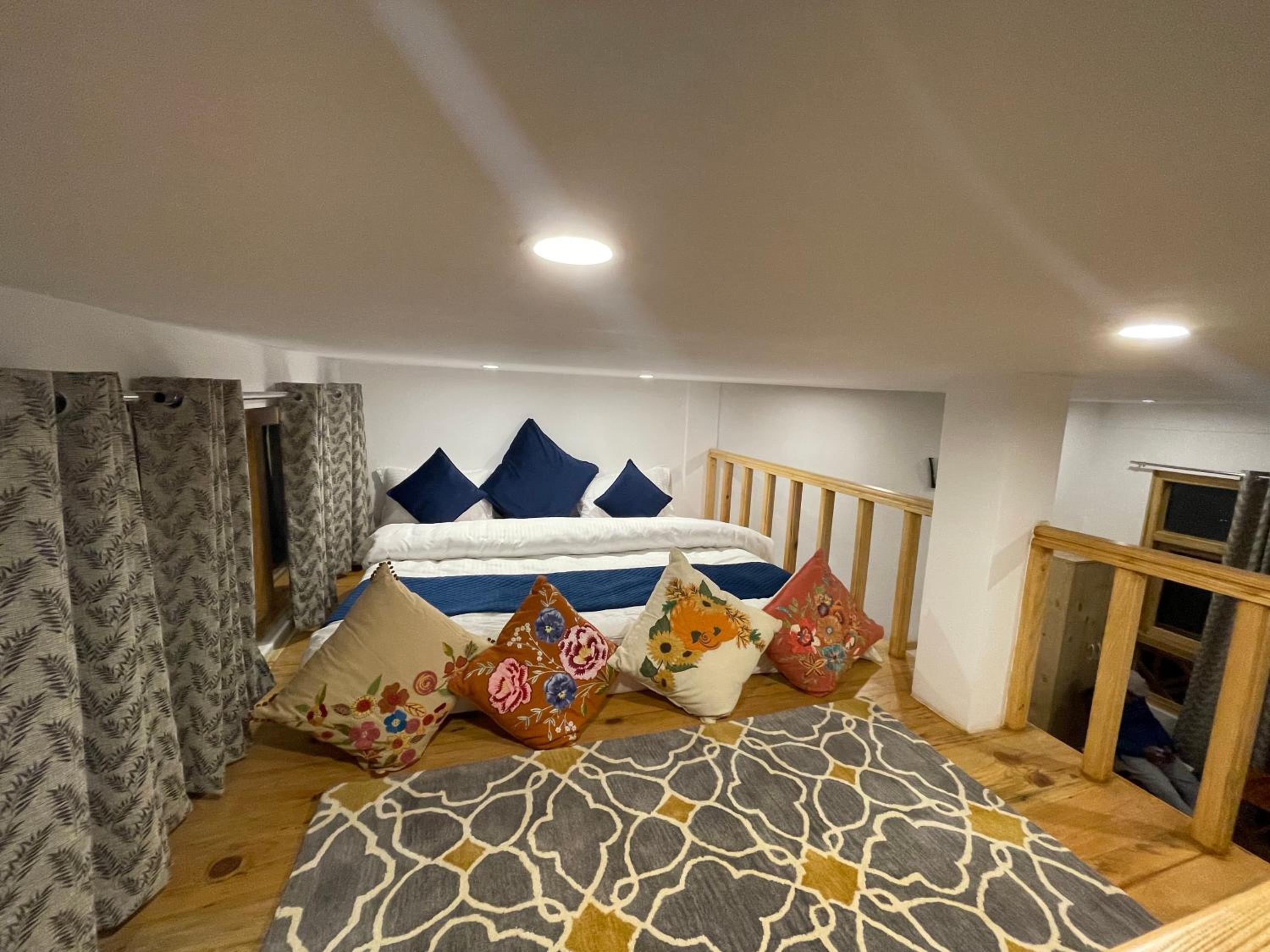 Deluxe Double Room - Photo 7