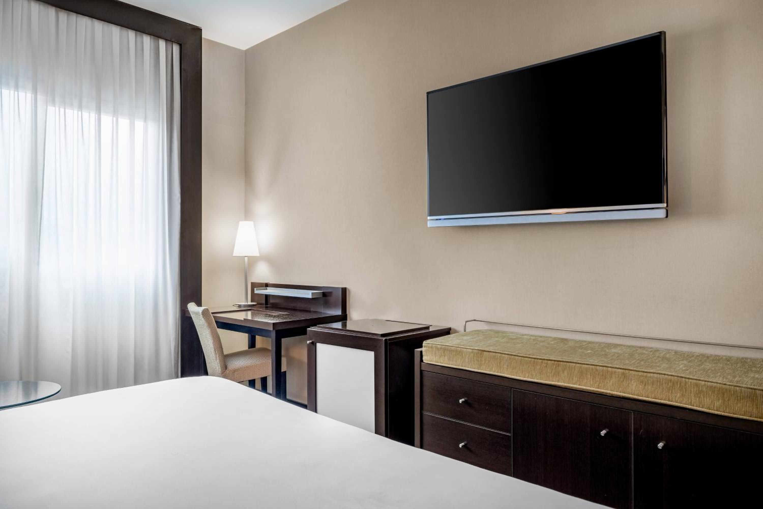 Standard Plus Queen Room
