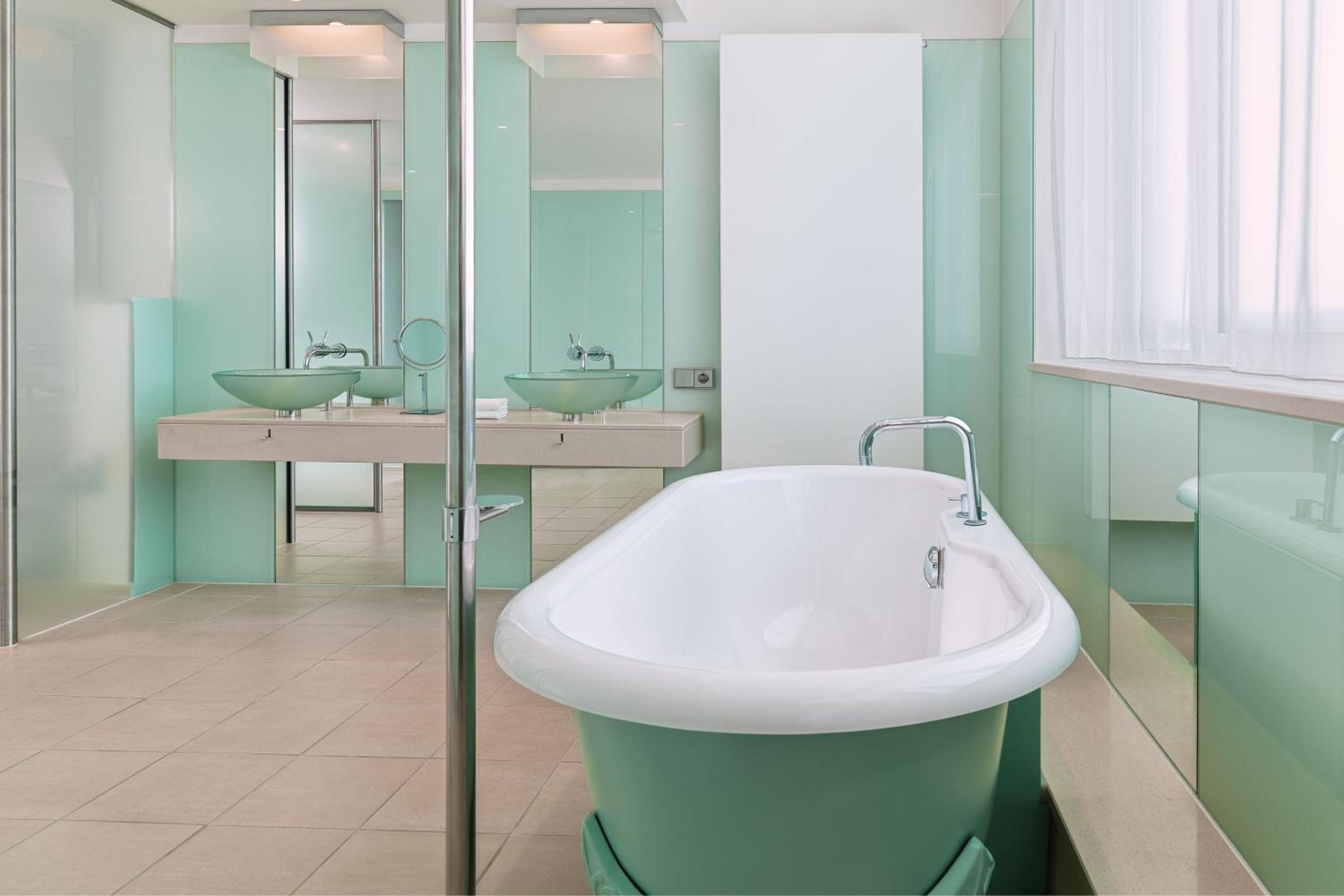 Panorama Suite, Bi-level Suite, Alster view