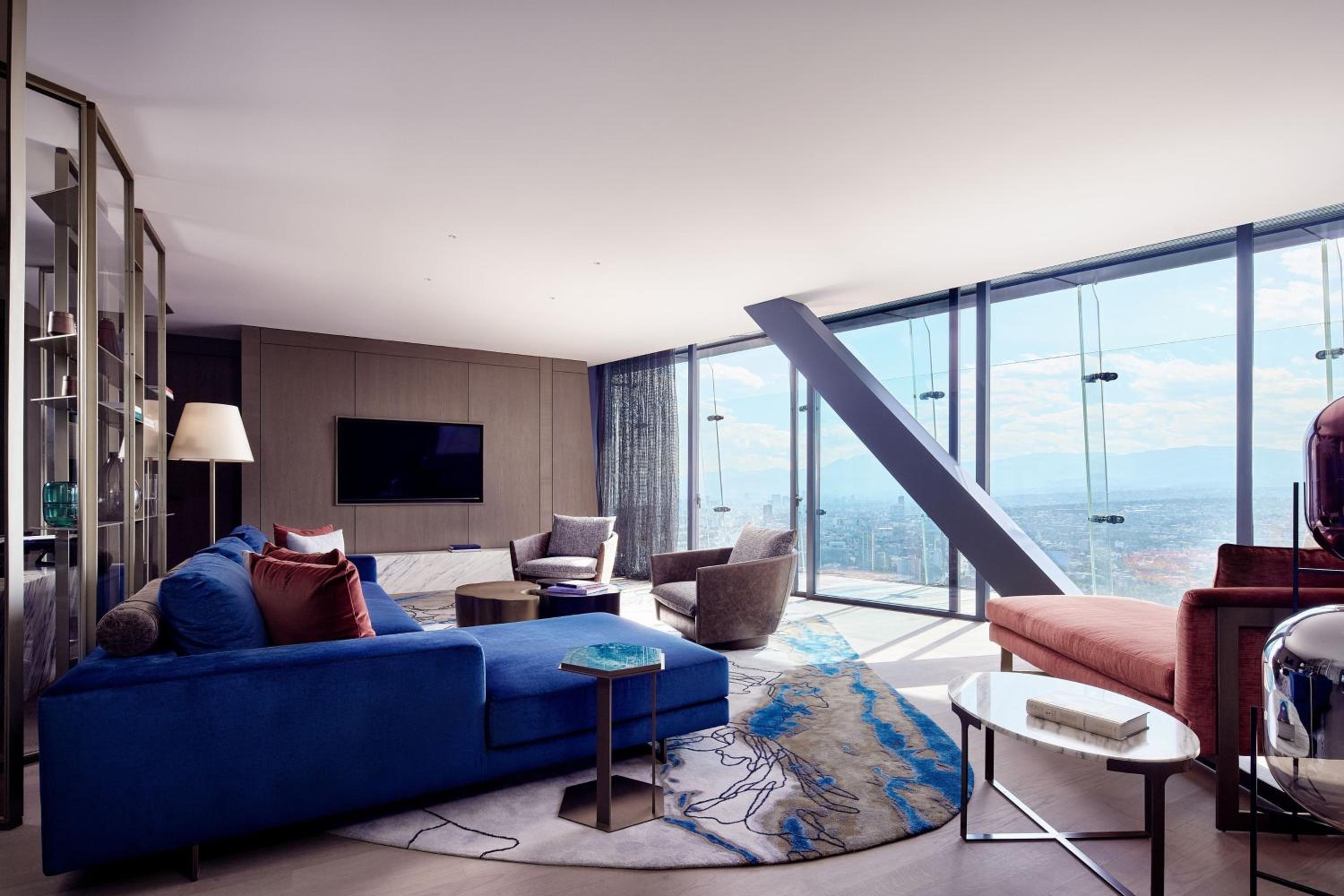The Ritz-Carlton King Suite - Club Lounge Access thumbnail 5