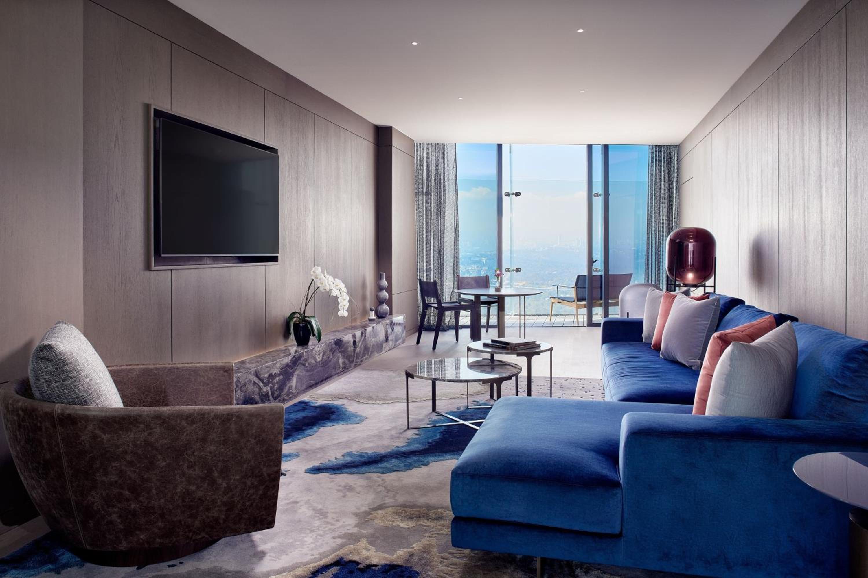 Royal King Suite with Park View - Club Lounge Access