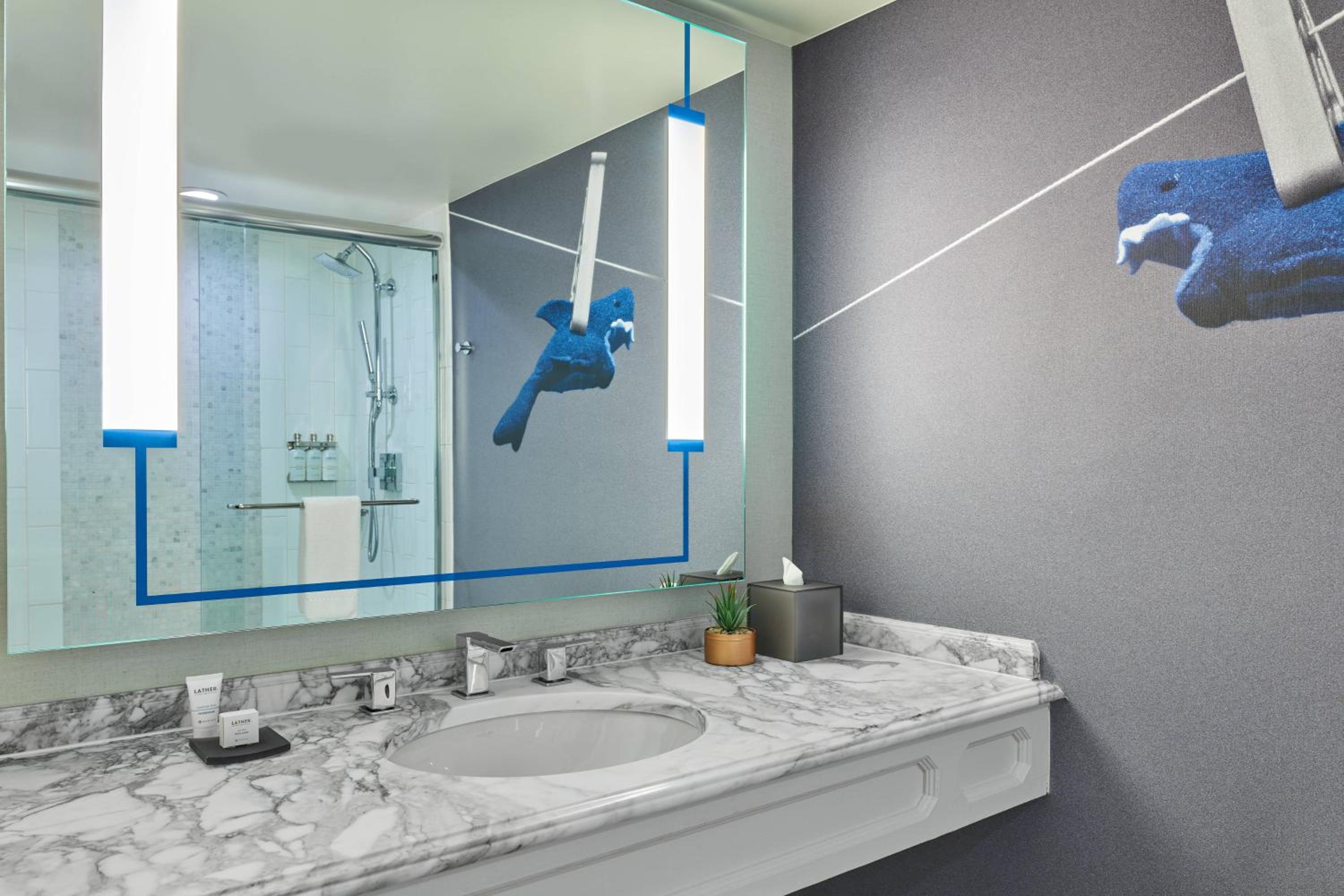 Luxury King Room - Photo 2