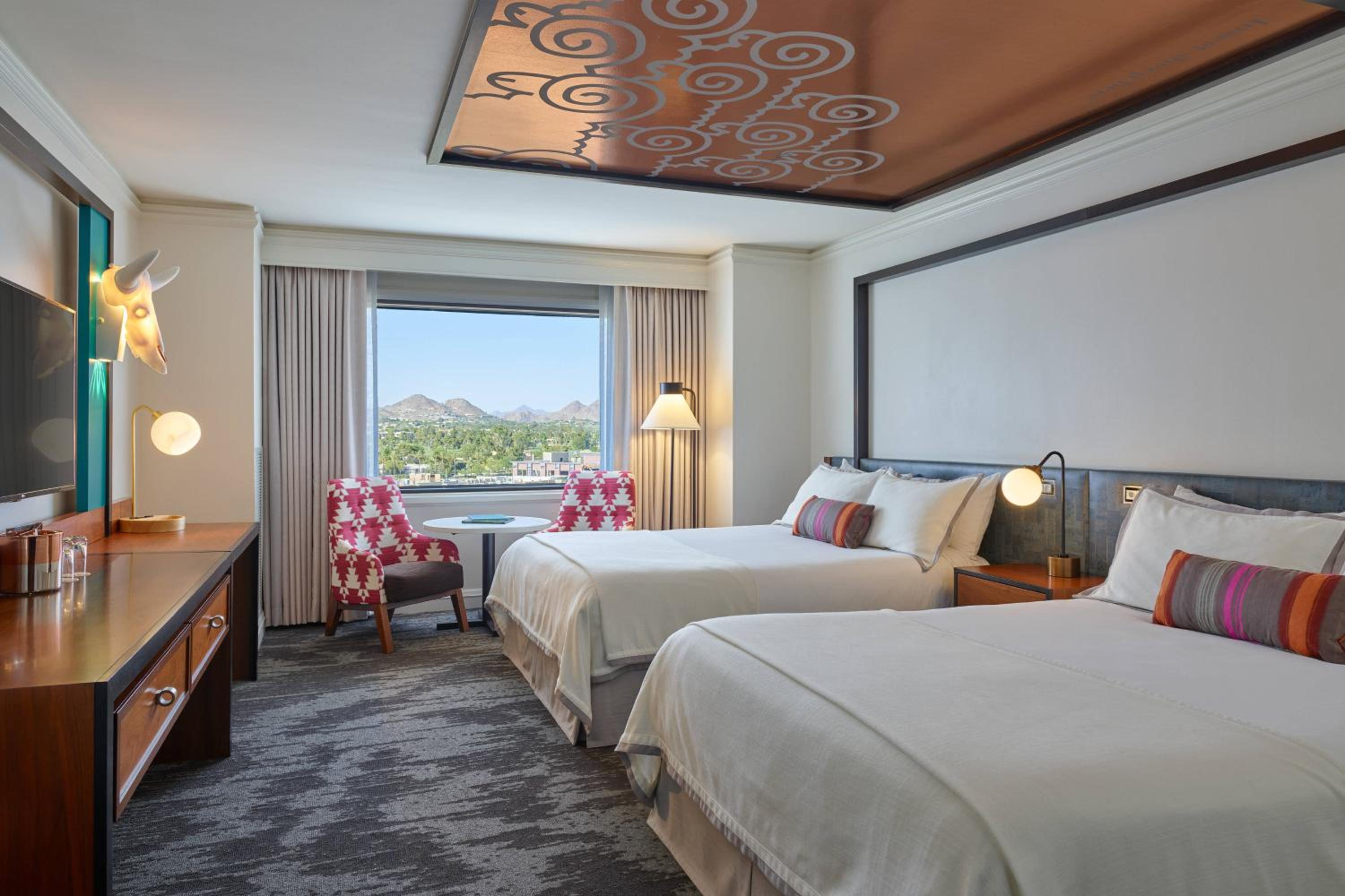 Queen Room with Mountain View - Photo 1
