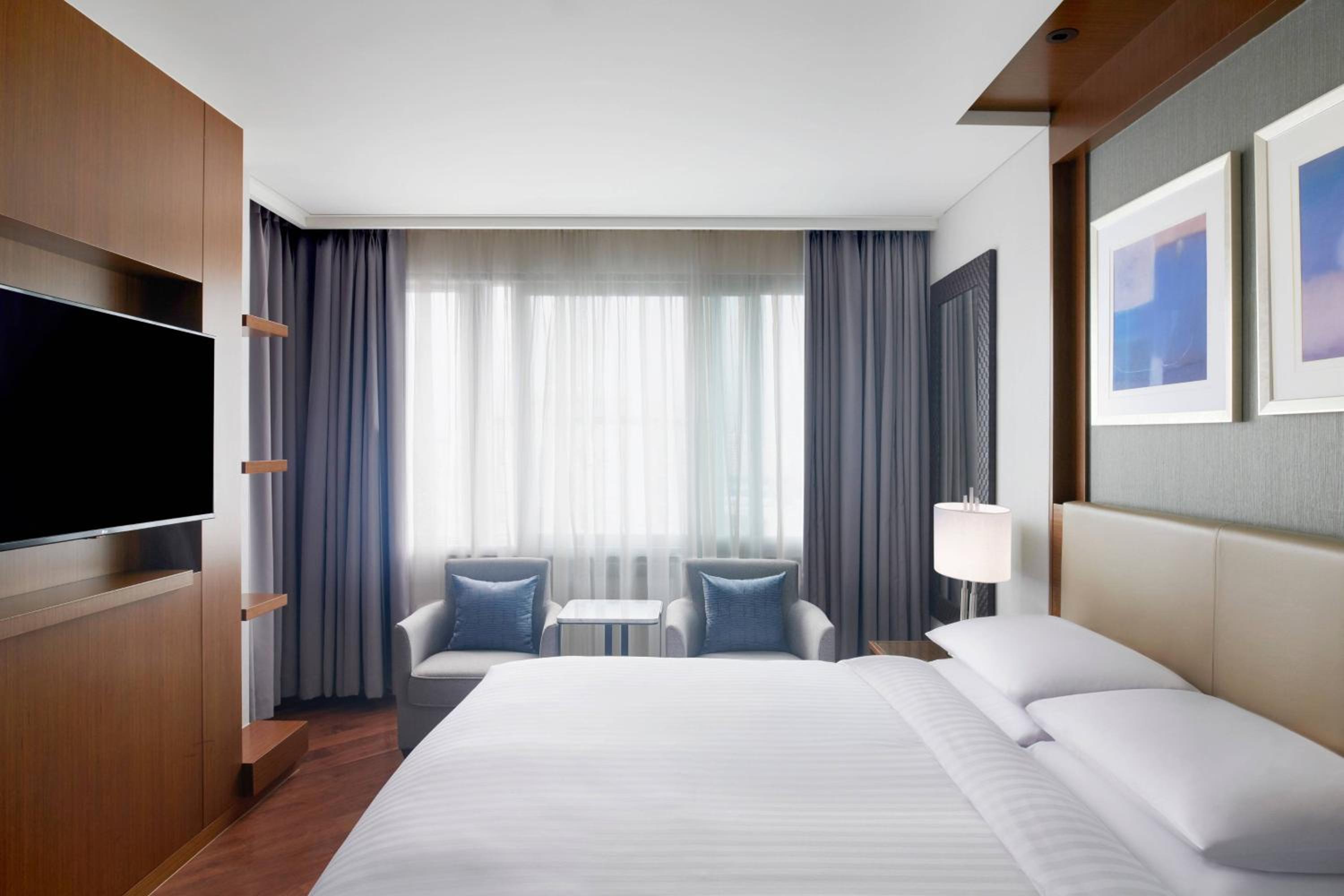 Suite Room 1 King - Photo 10