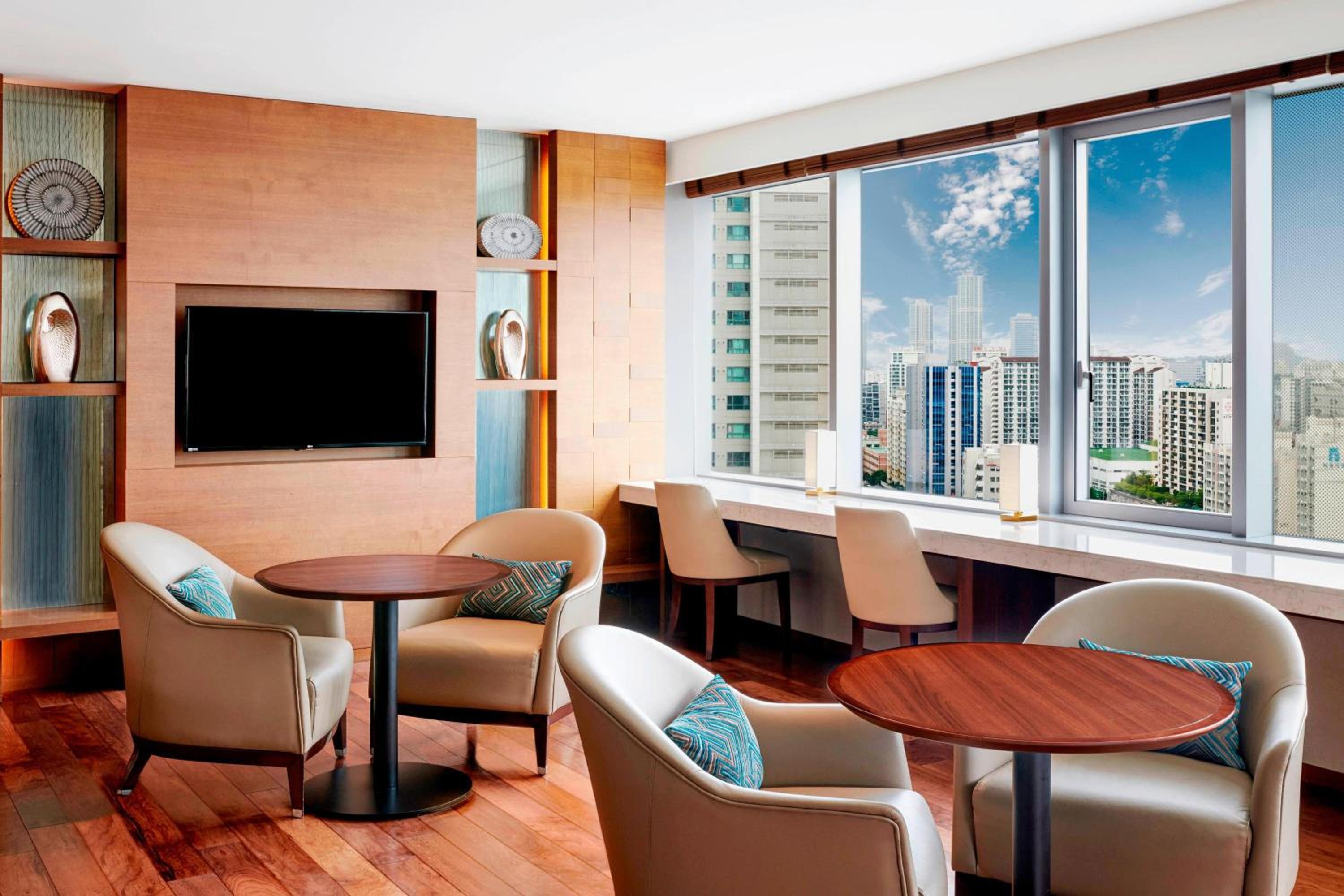 Premier Room 2 Twin - Photo 11