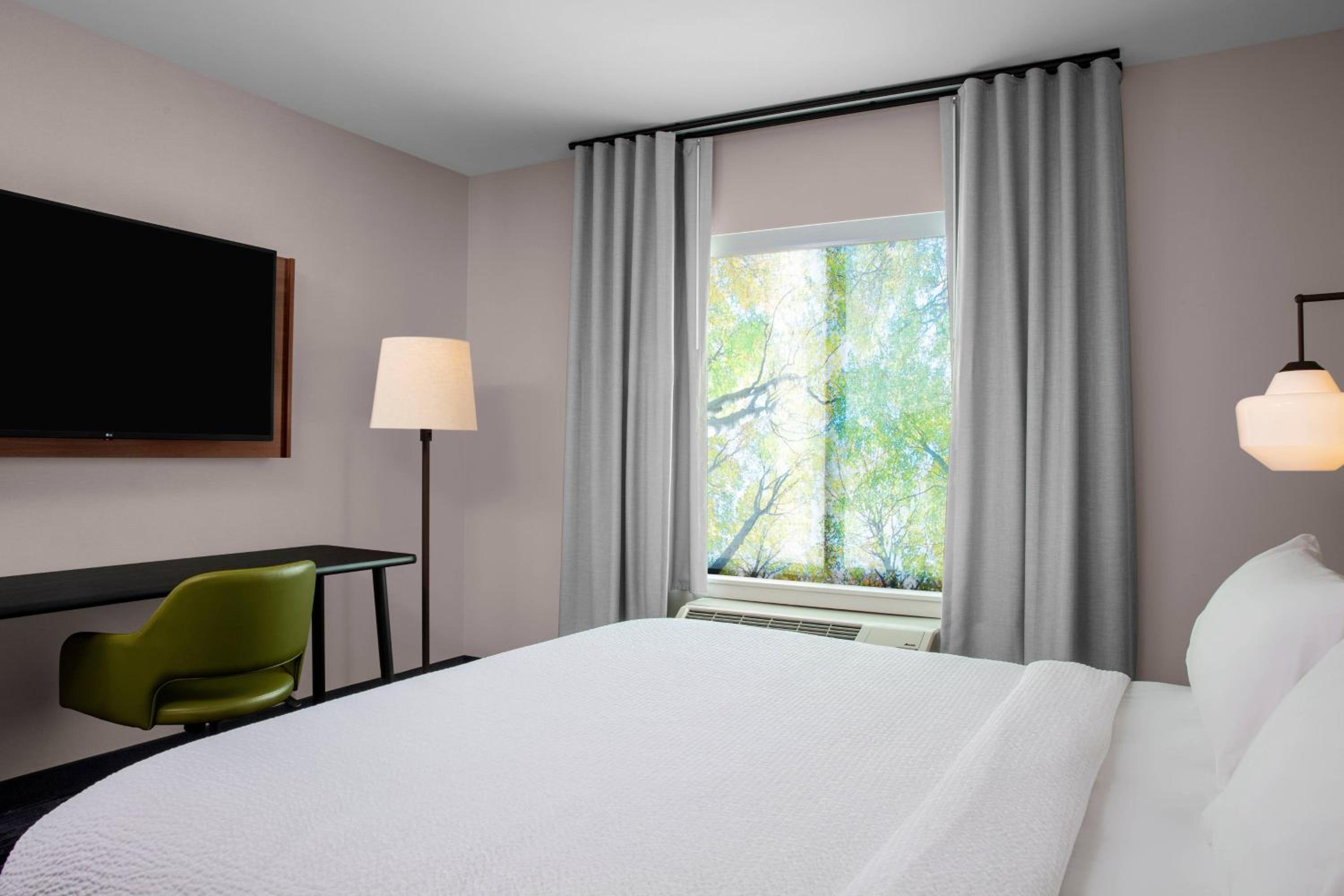 Standard King Room - Photo 3
