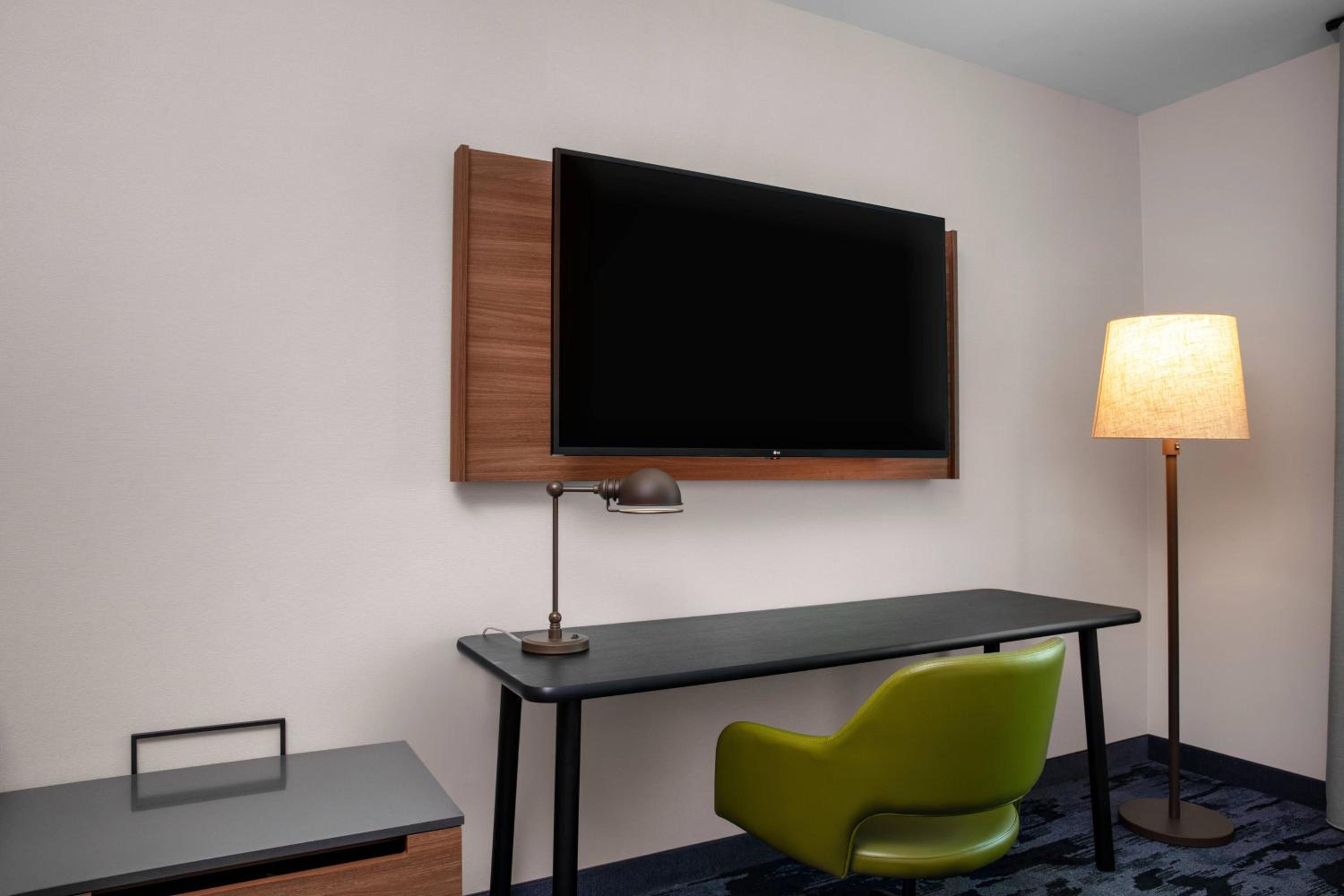 Standard King Room - Photo 4