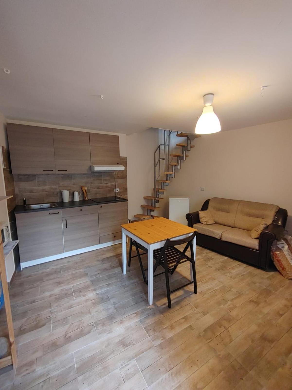 Maisonette photo 2