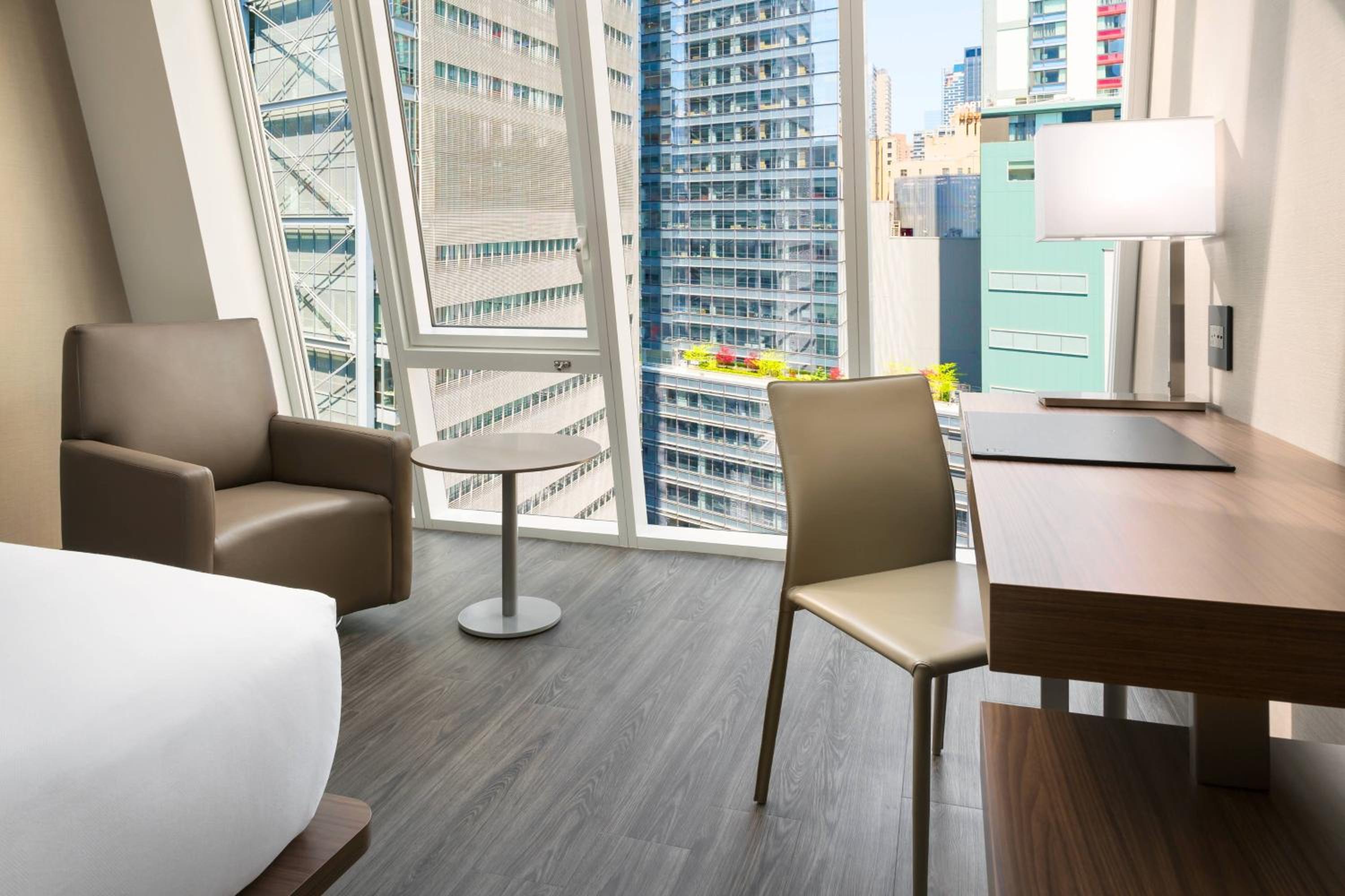 King Room with City View photo 2