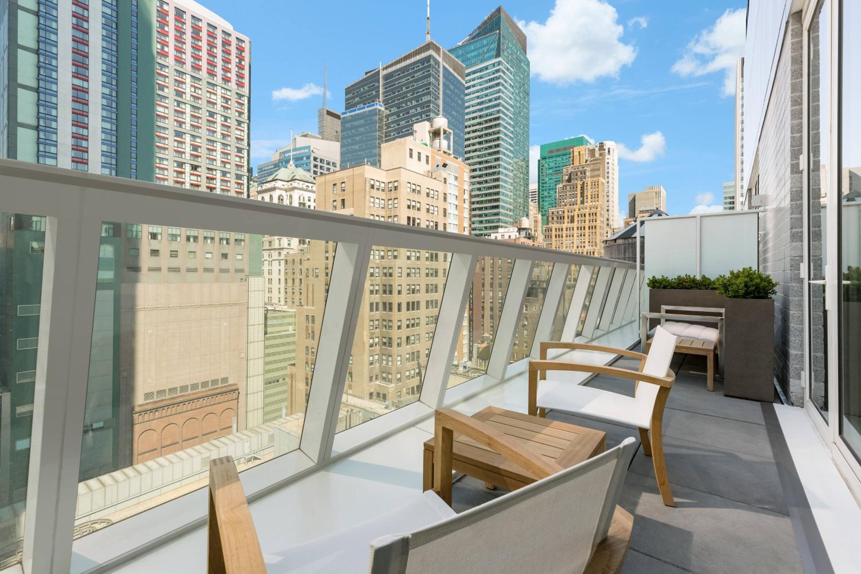 King Room with Balcony photo 2