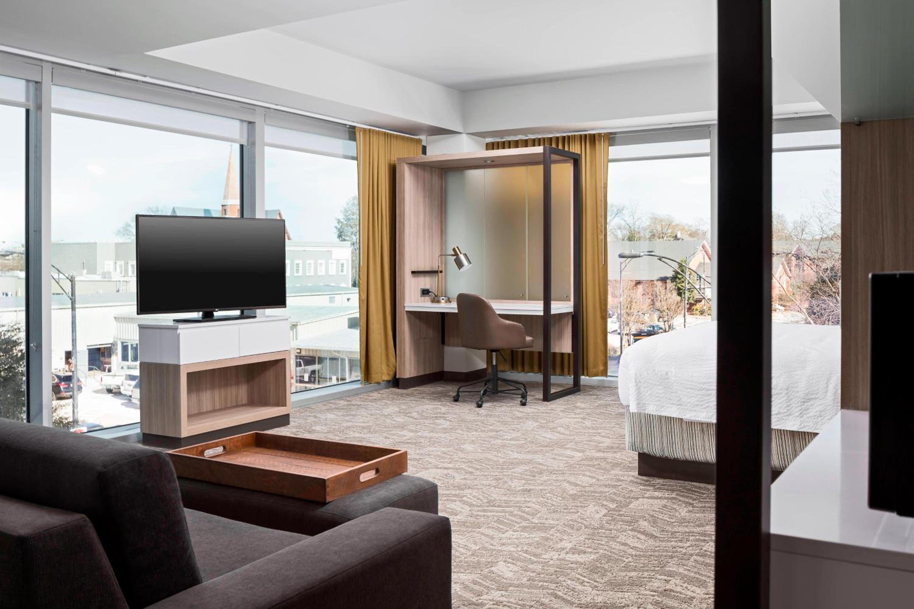 Larger King Room with Sofa Bed - Photo 2