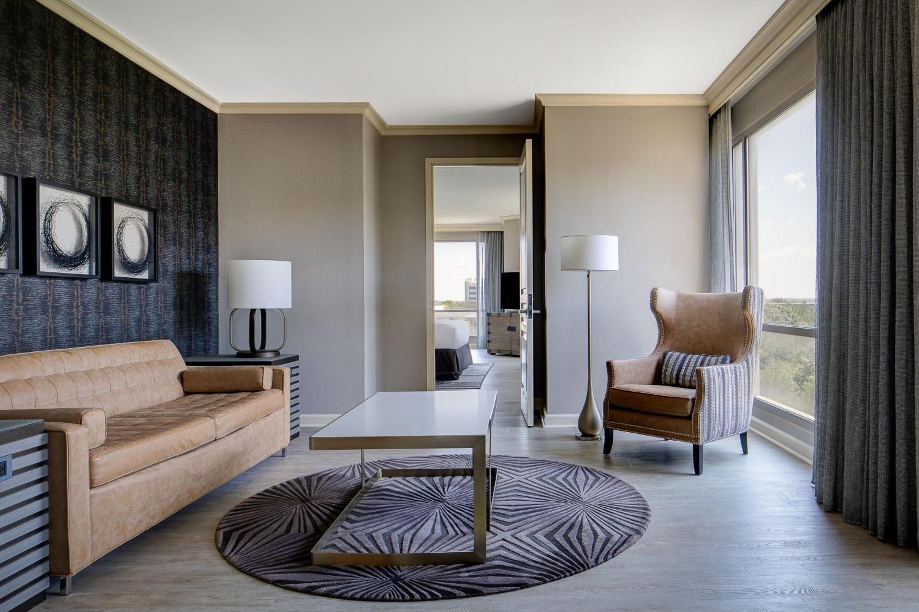 One-Bedroom Deluxe King Suite - Photo 2