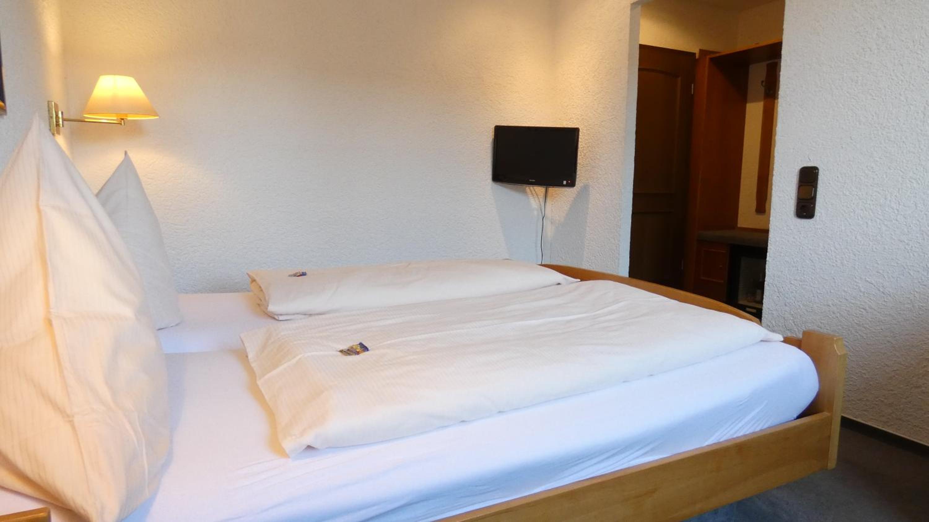 Economy Double Room photo 2