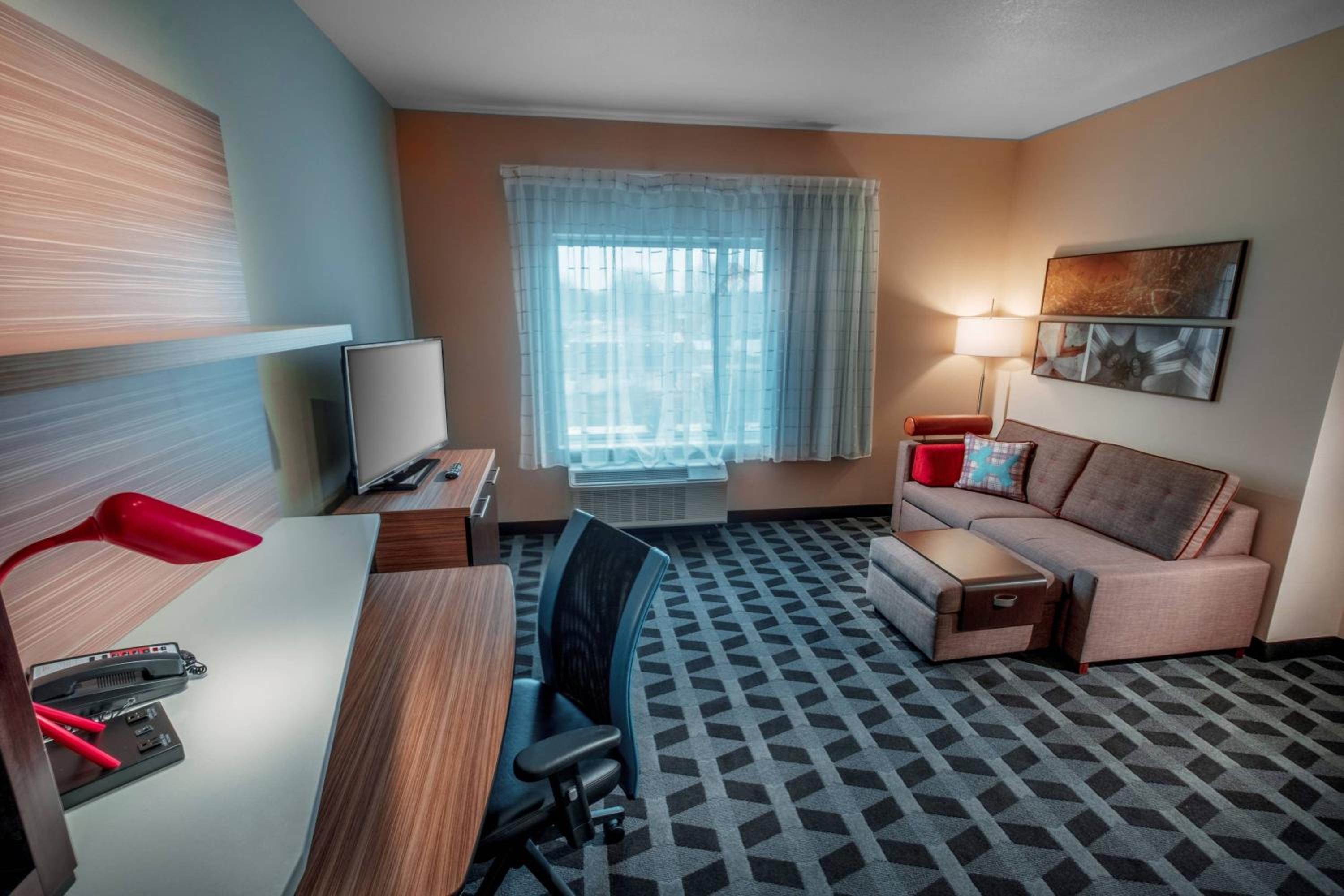 One-Bedroom King Suite with Sofa Bed and Adapted Tub - Mobility Accessible photo 1