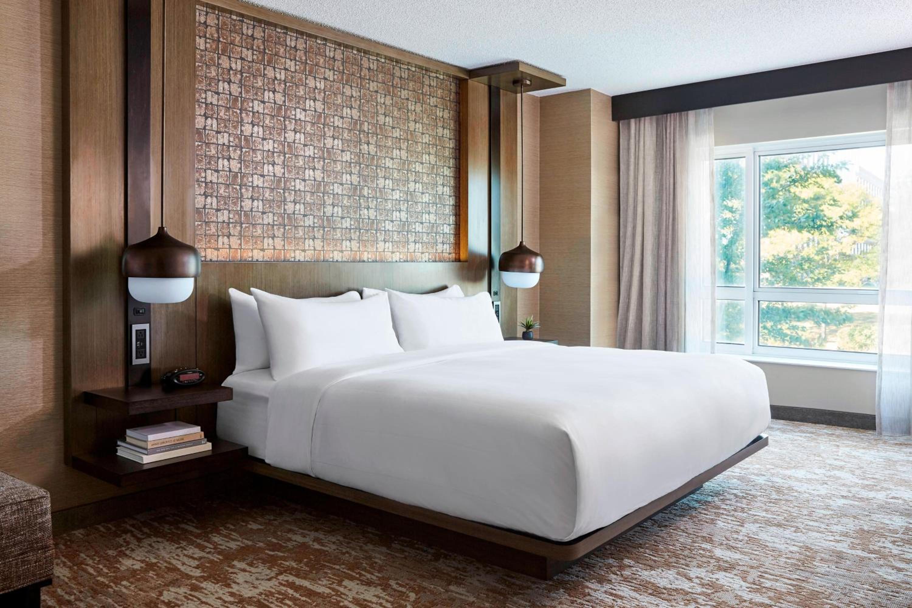 King Room - Hearing Accessible - Photo 2