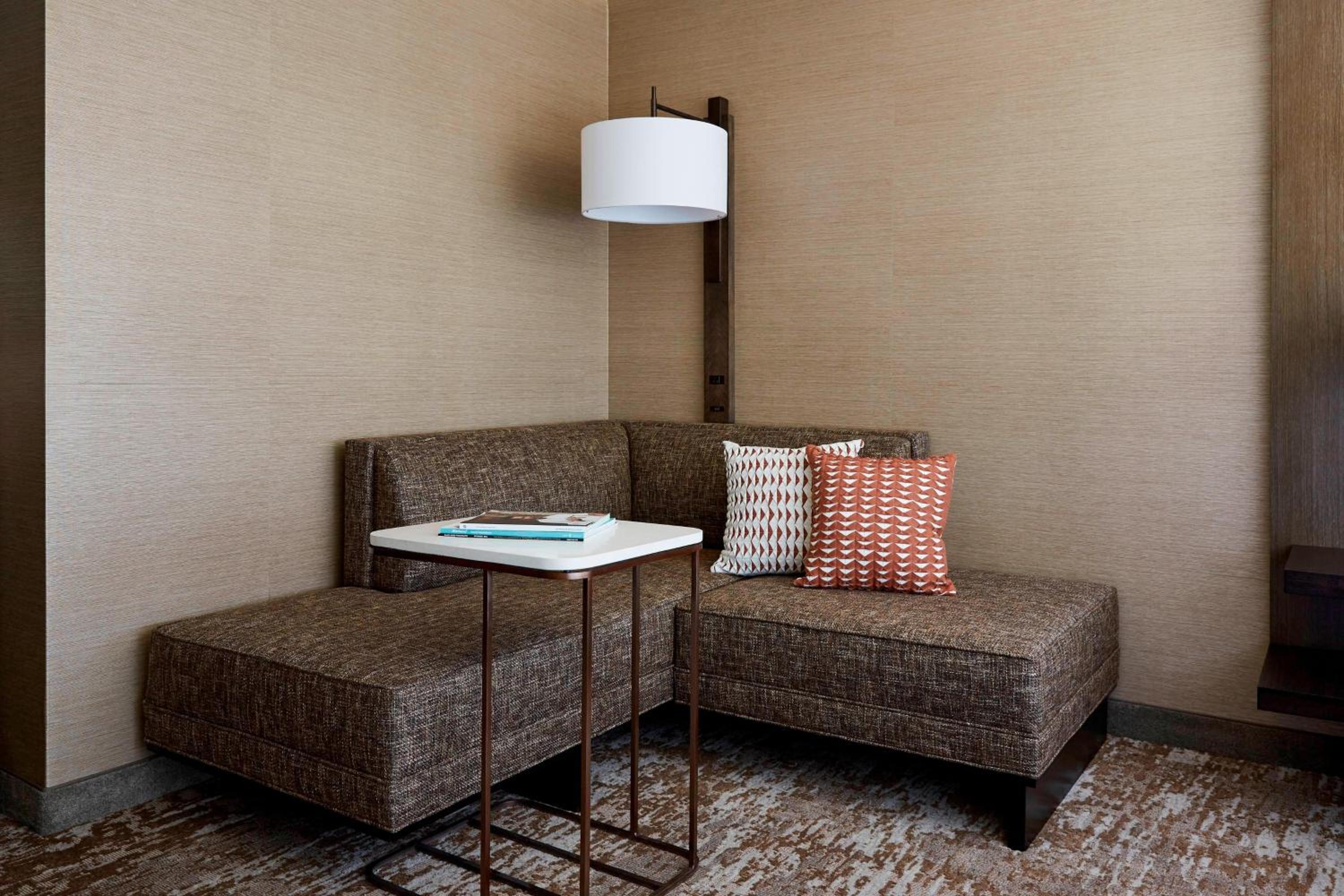 King Room - Hearing Accessible - Photo 3