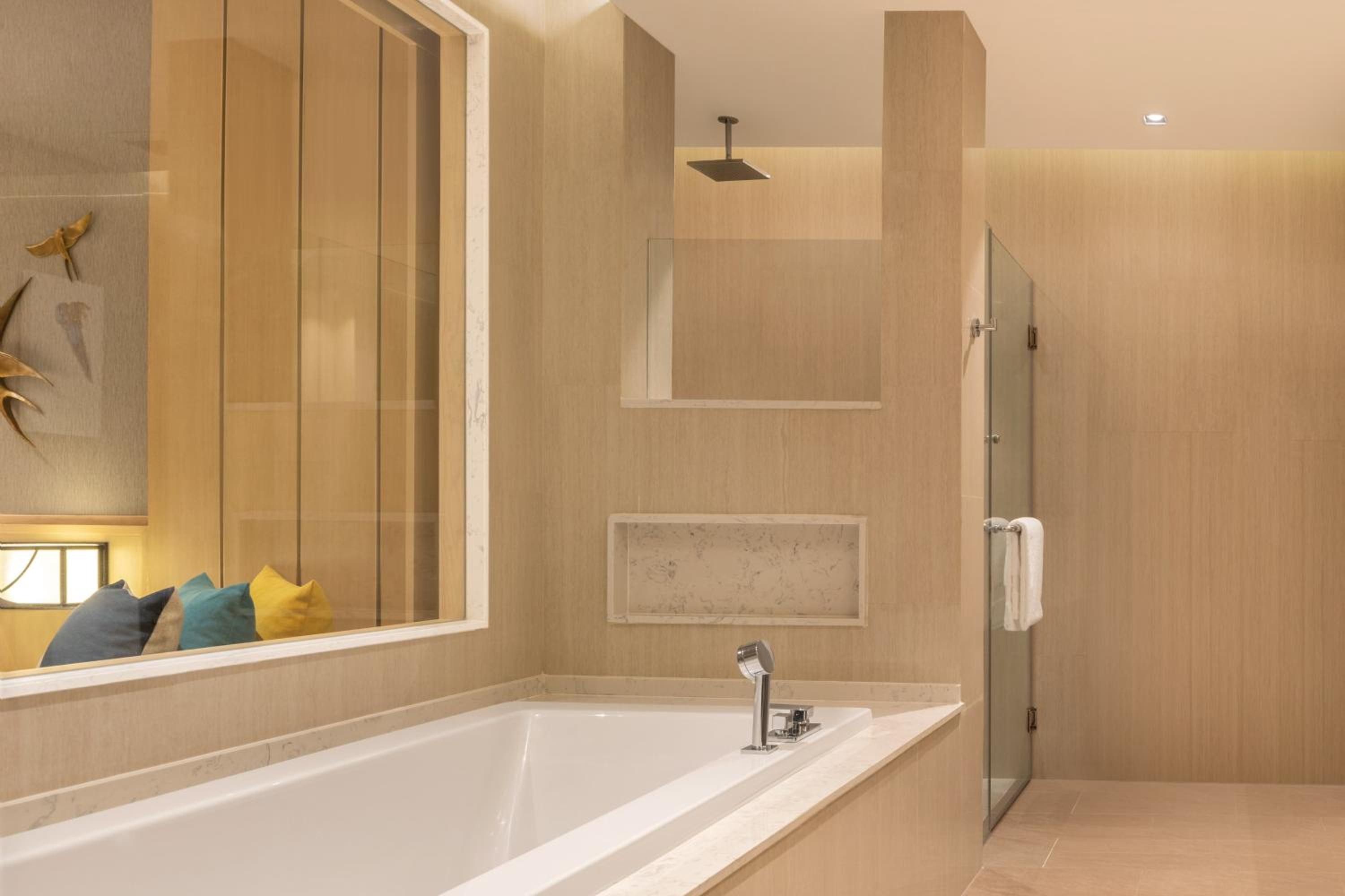 Large Twin Room with Pool View photo 3