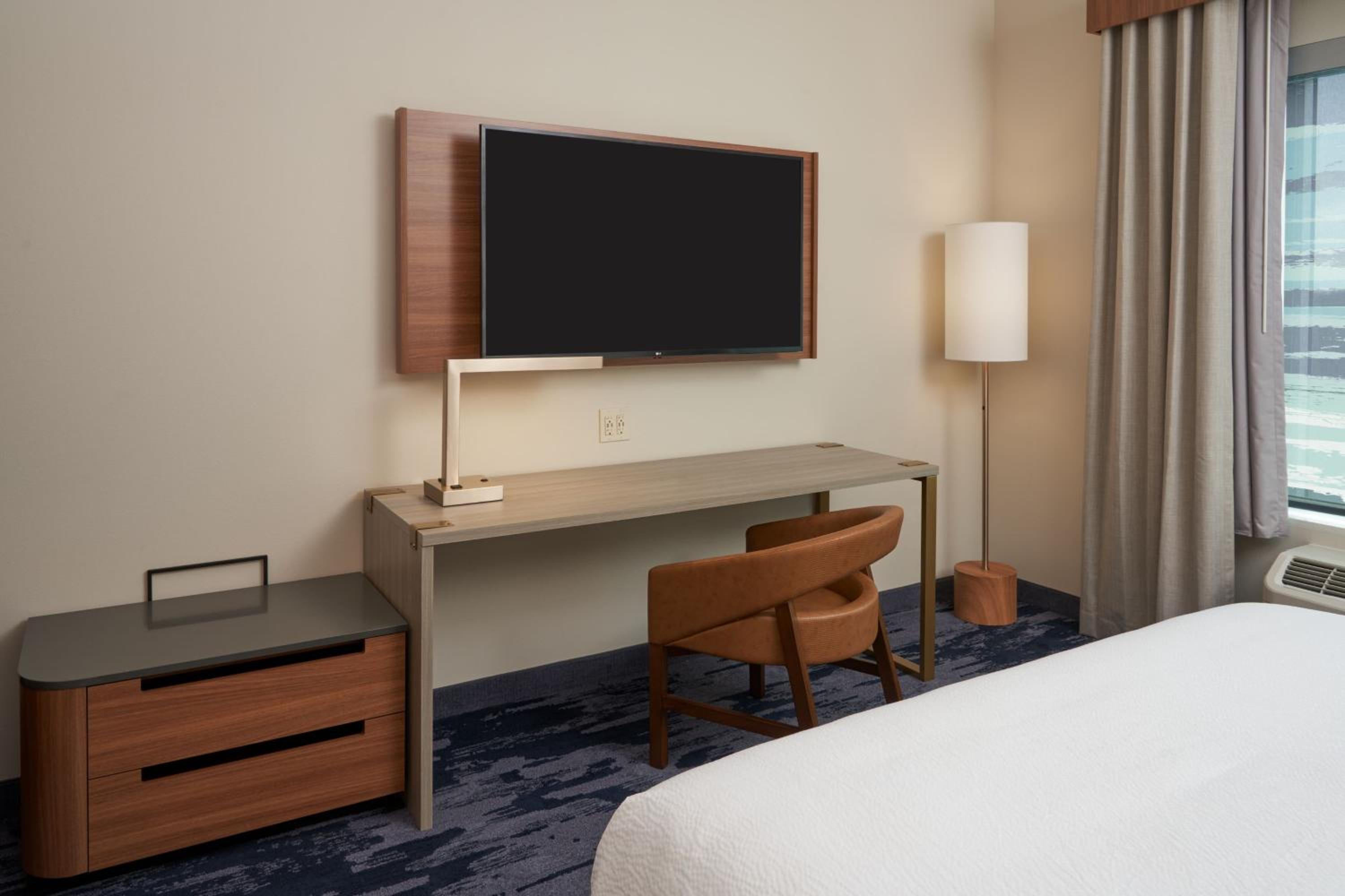 Standard King Room - Photo 5