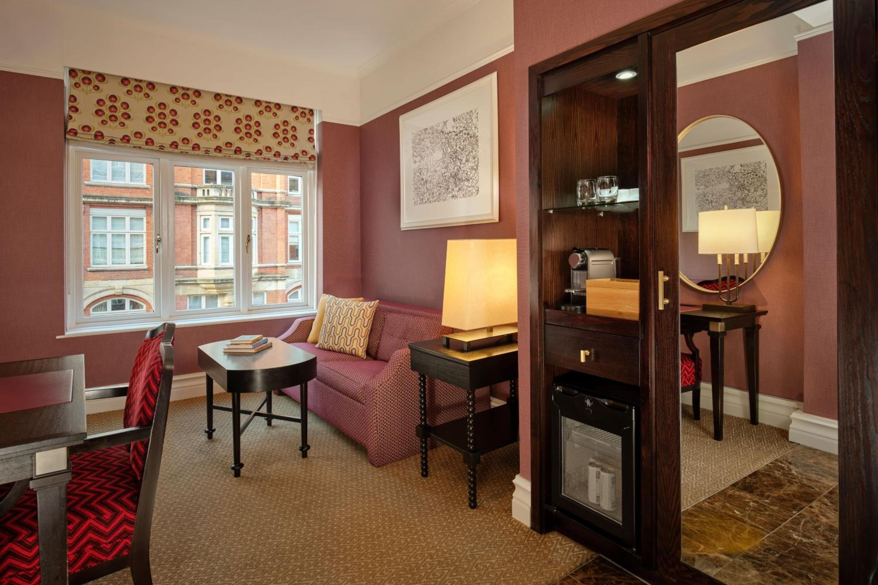 Junior Suite, 1 King, Sofa bed  photo 1