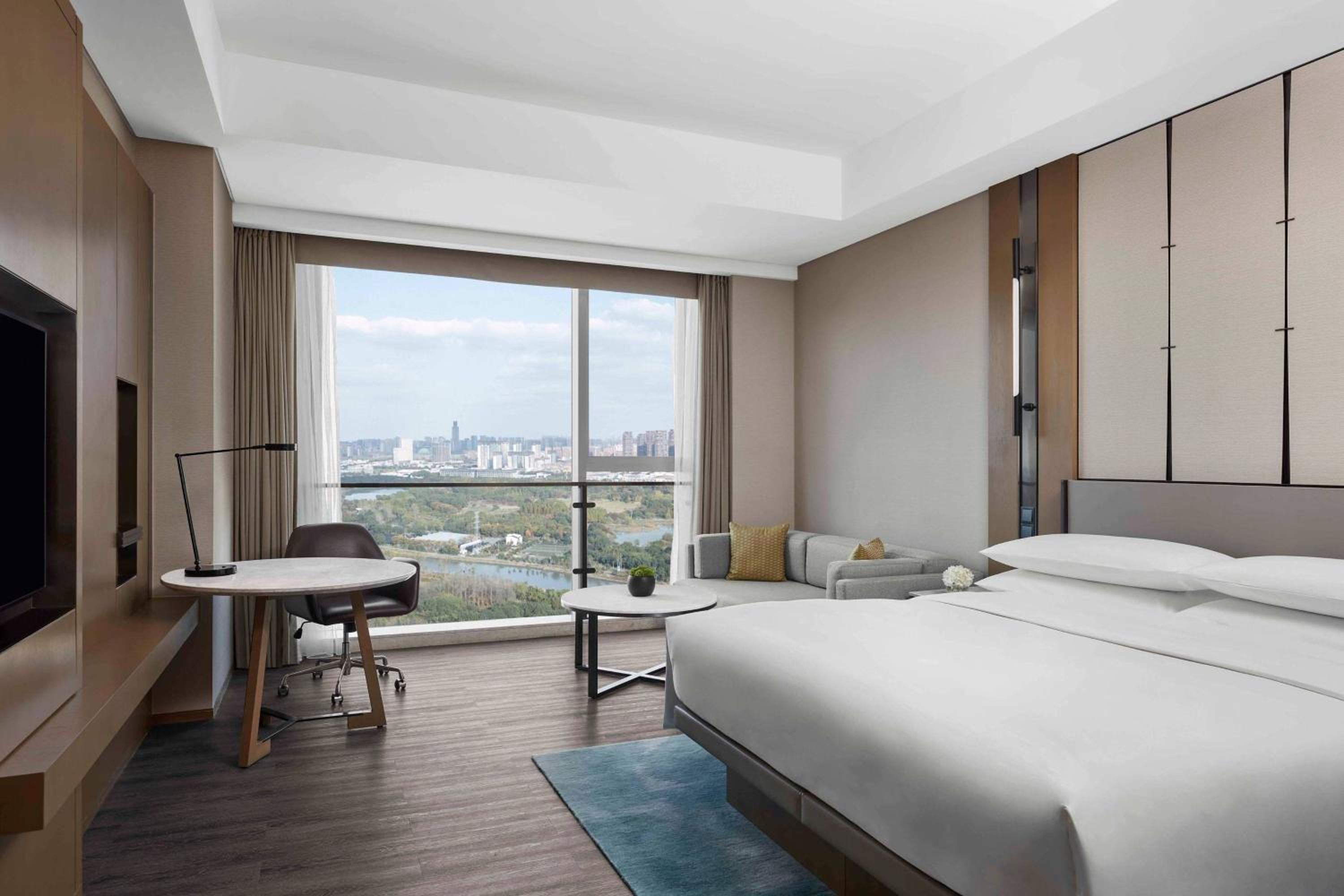 Parkview King Room - Photo 3
