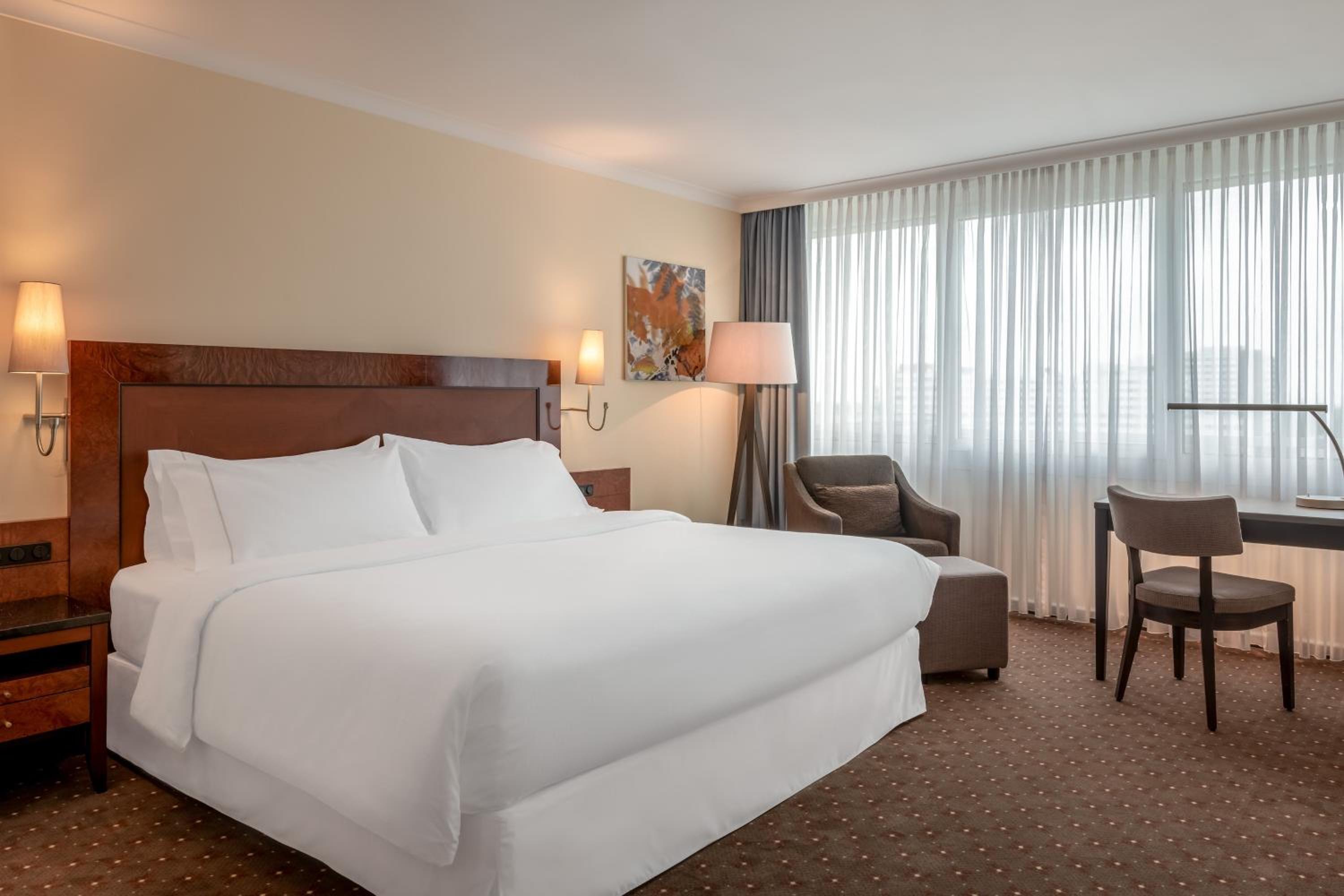 Junior Suite with Club Lounge Access