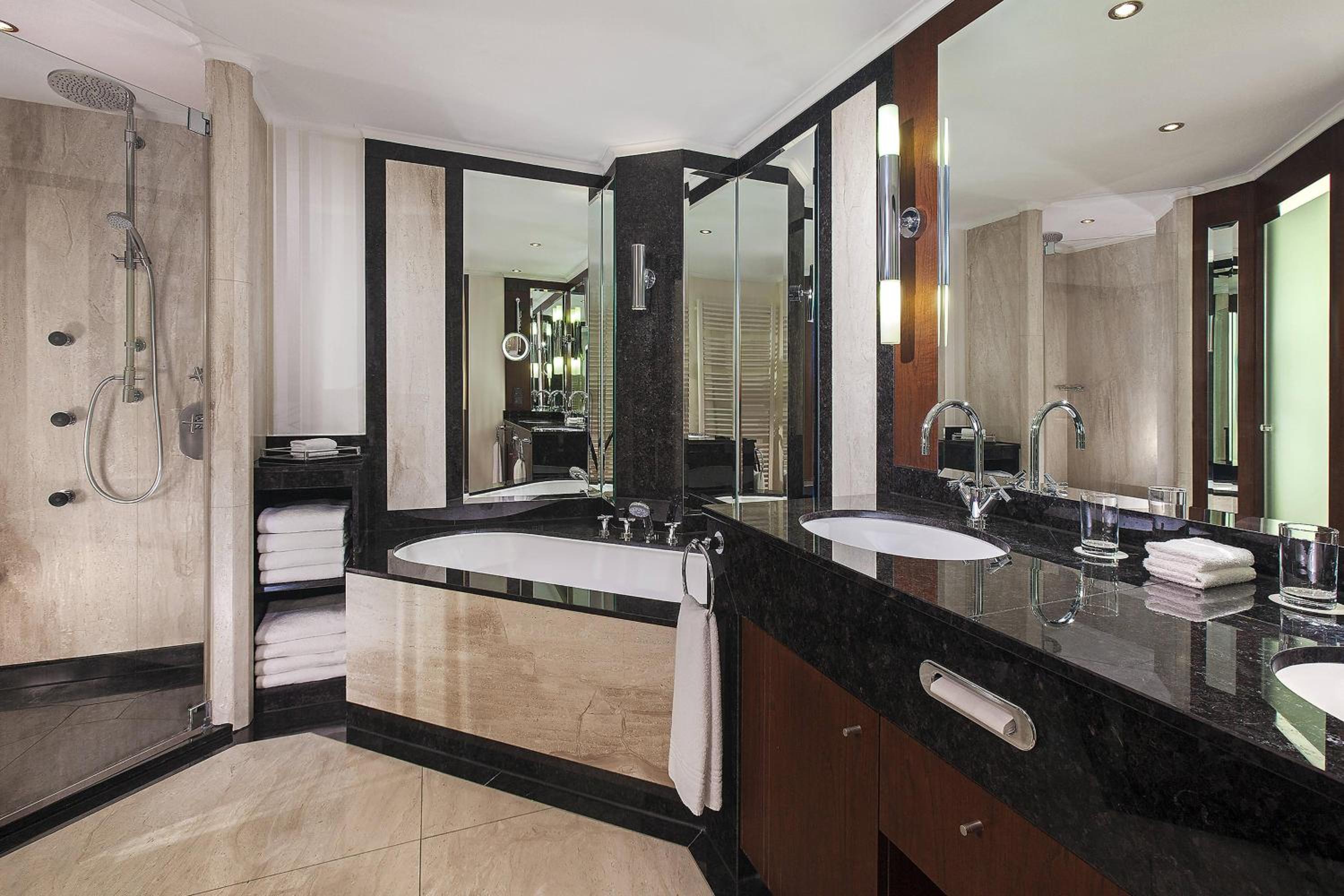 Westin Suite, 1Bedroom, 1King - Photo 4