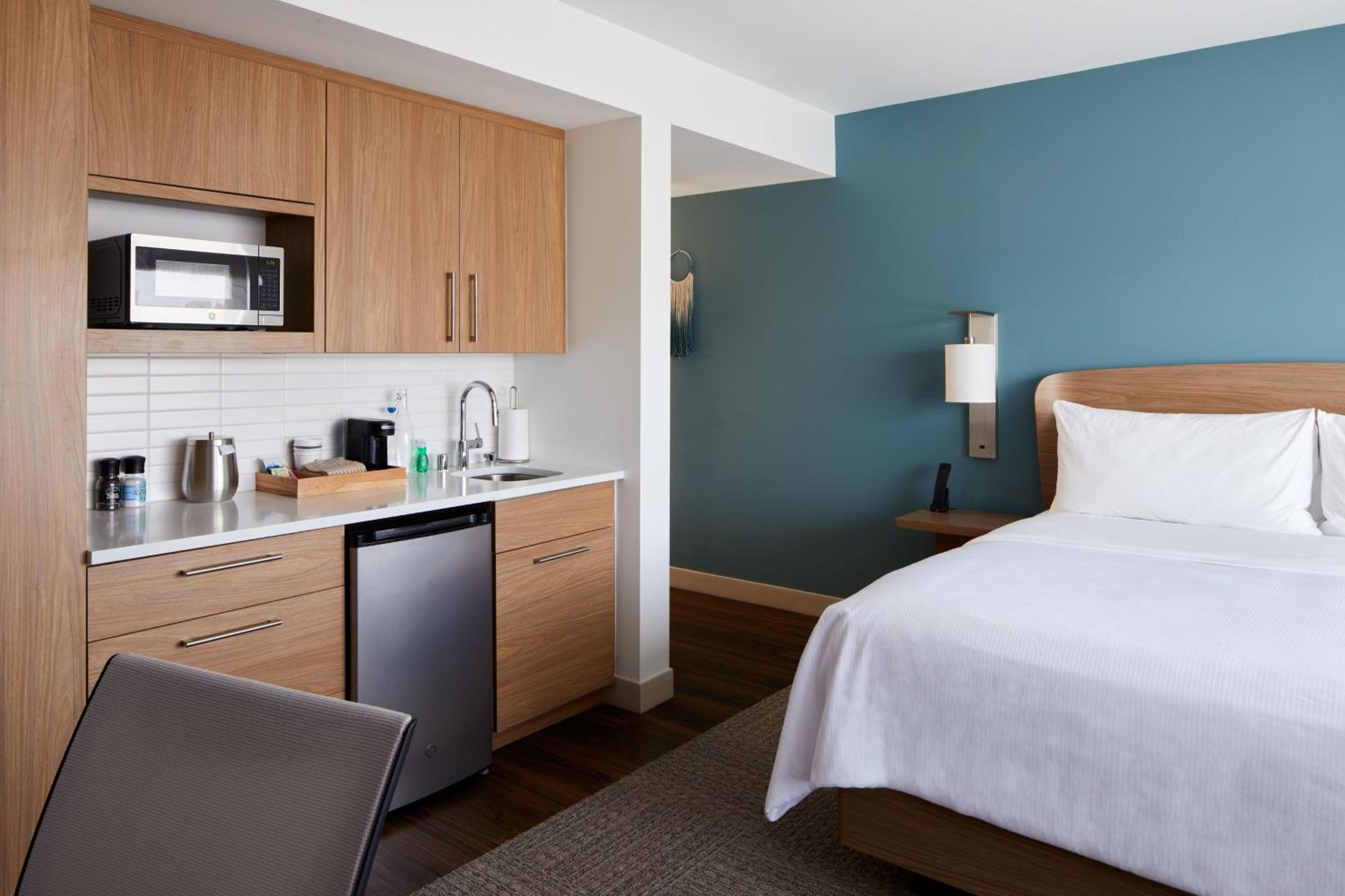 Standard King Room - Photo 1