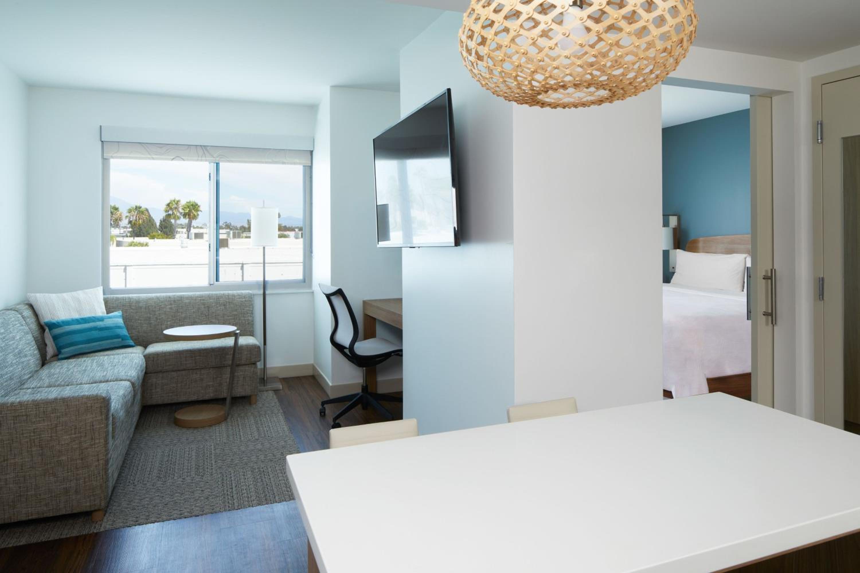 One-Bedroom King Suite with Sofa Bed - Photo 4