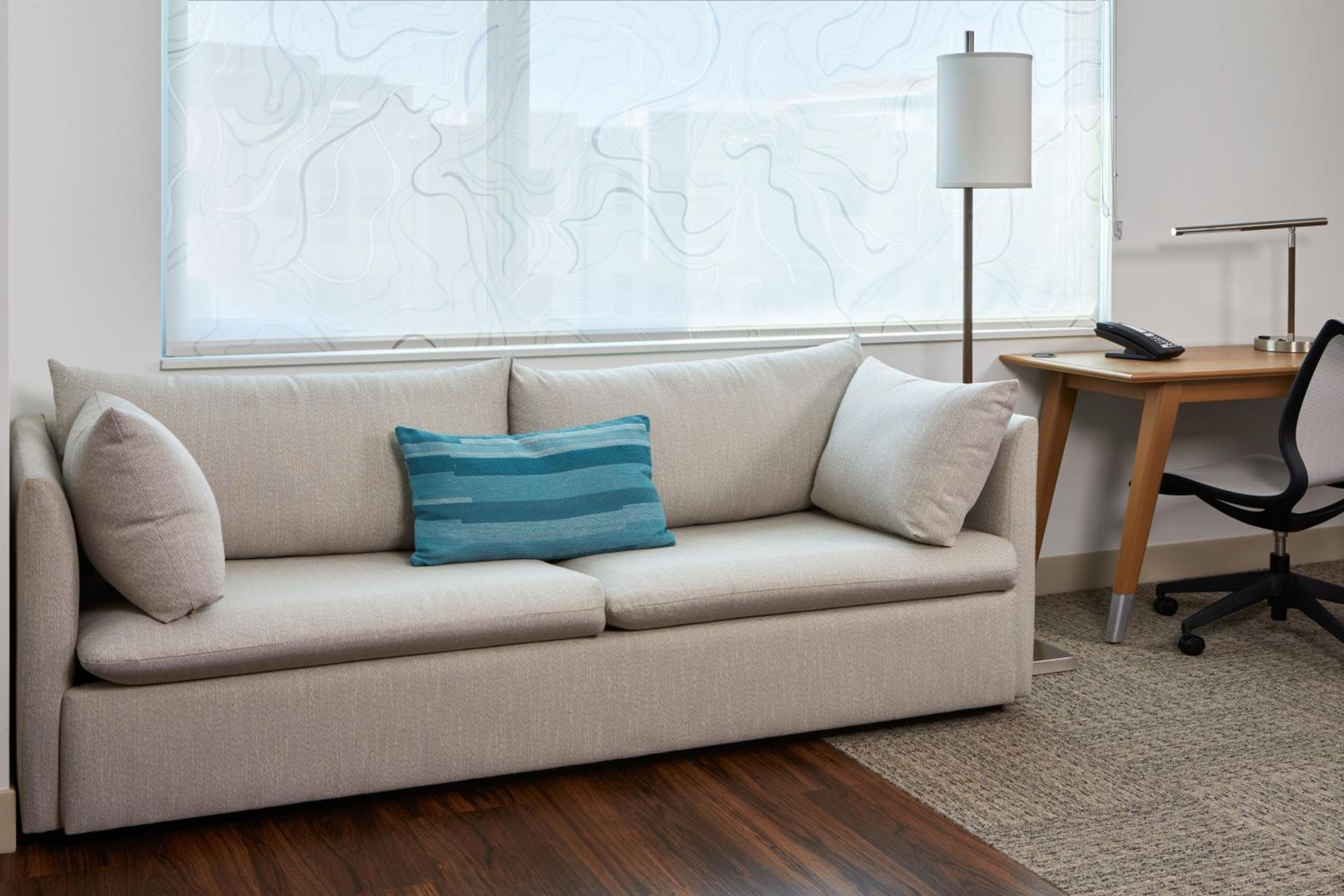 King Studio with Sofa Bed - Photo 6