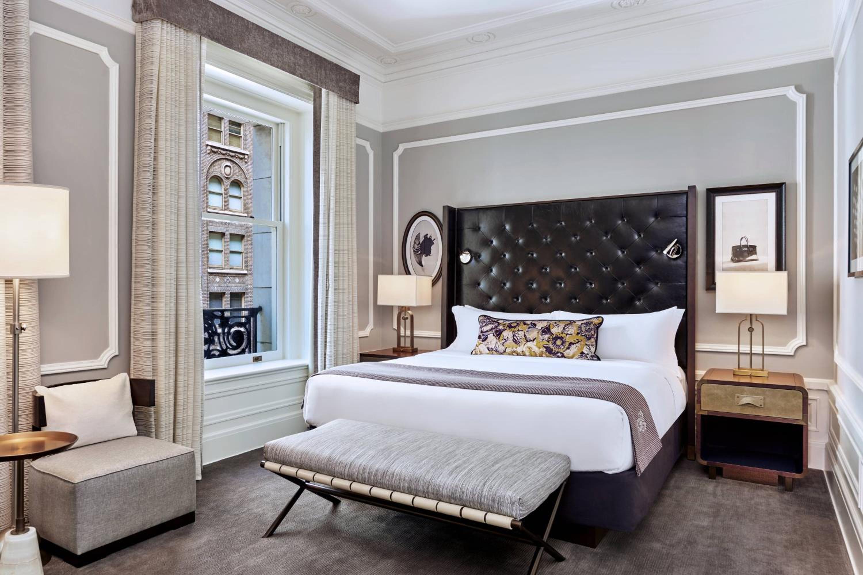 Deluxe Suite, 1 Bedroom 2 room Suite, 1 King, Sofa bed - Photo 1