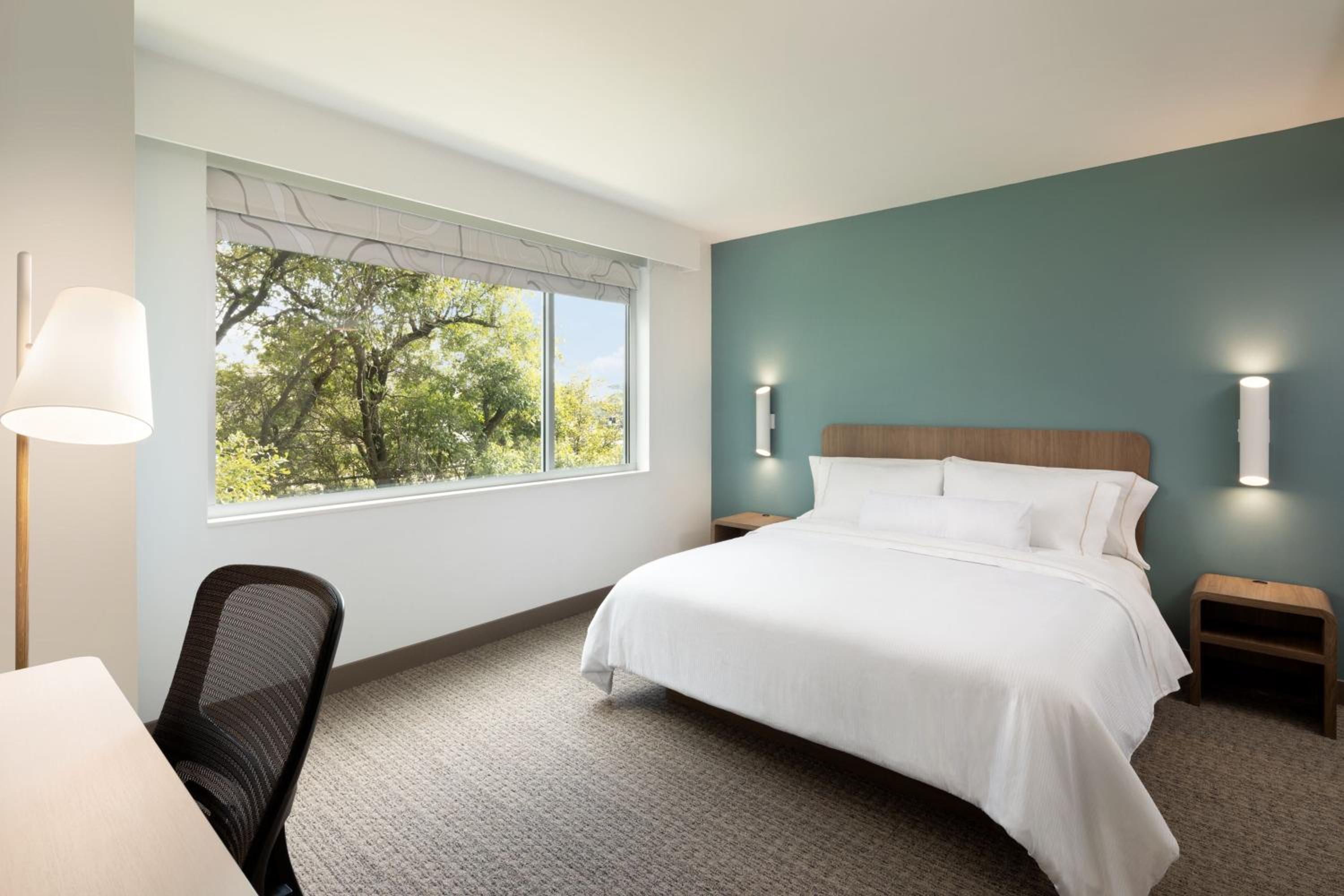 Standard King Room - Photo 1