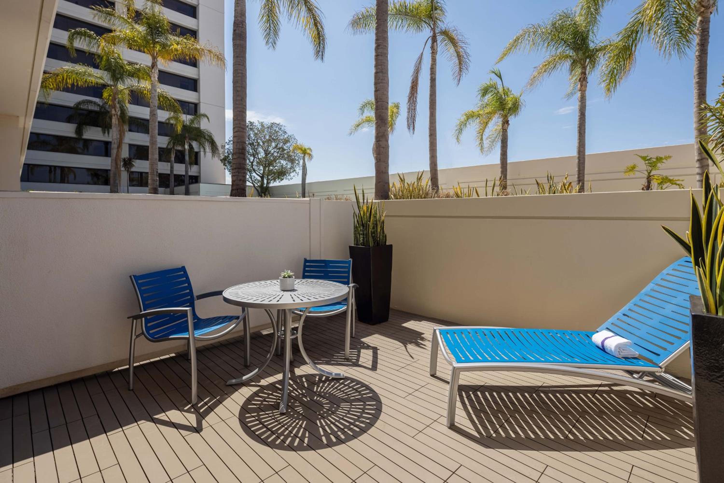 Studio Suite, Parlor, Pool access, Poolside
