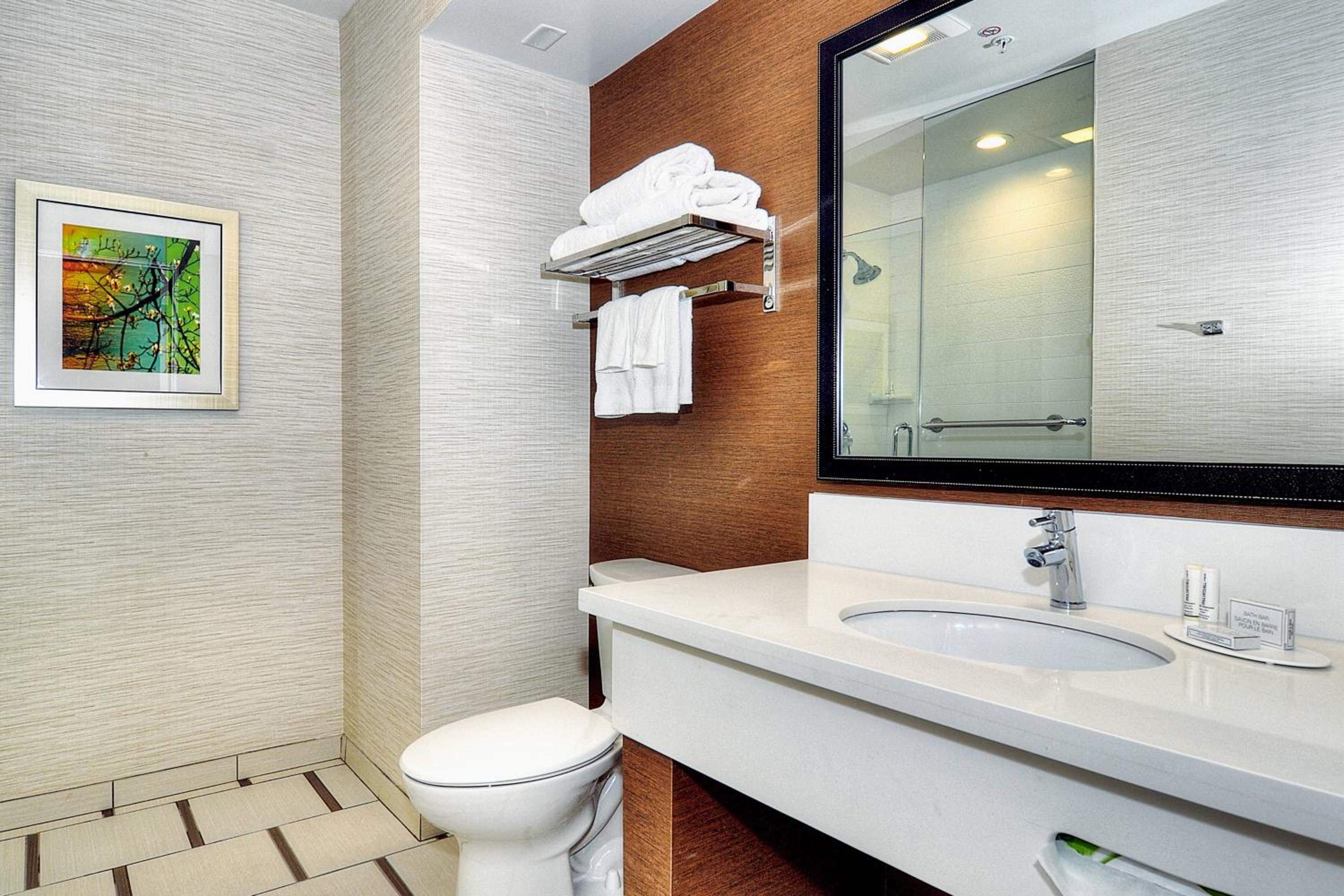 Guest King Room with Balcony - Photo 2