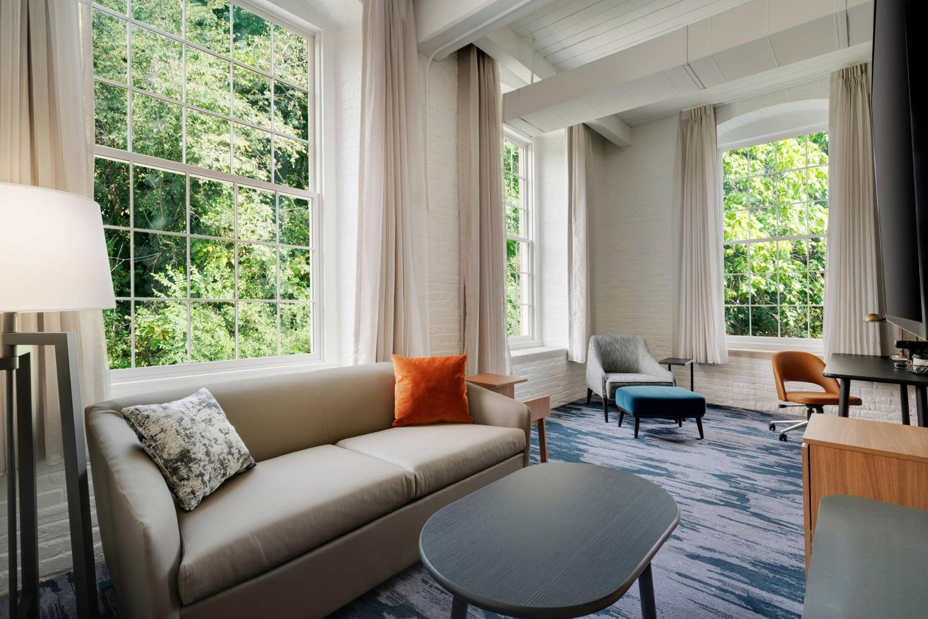 Single King Suite, 1 Bedroom Suite, 1 King, Sofa bed - Photo 6