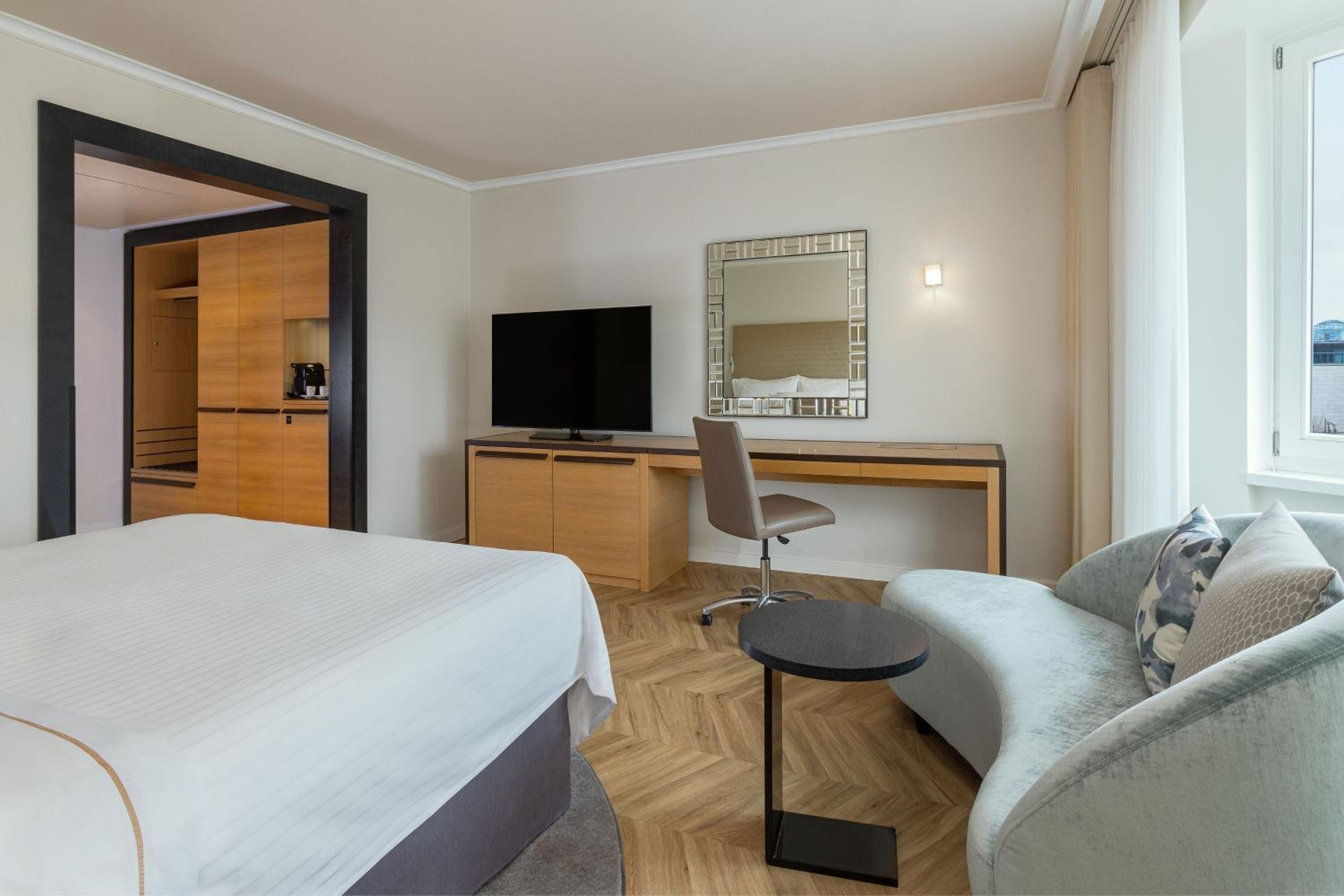 Superior Panoramic King Room