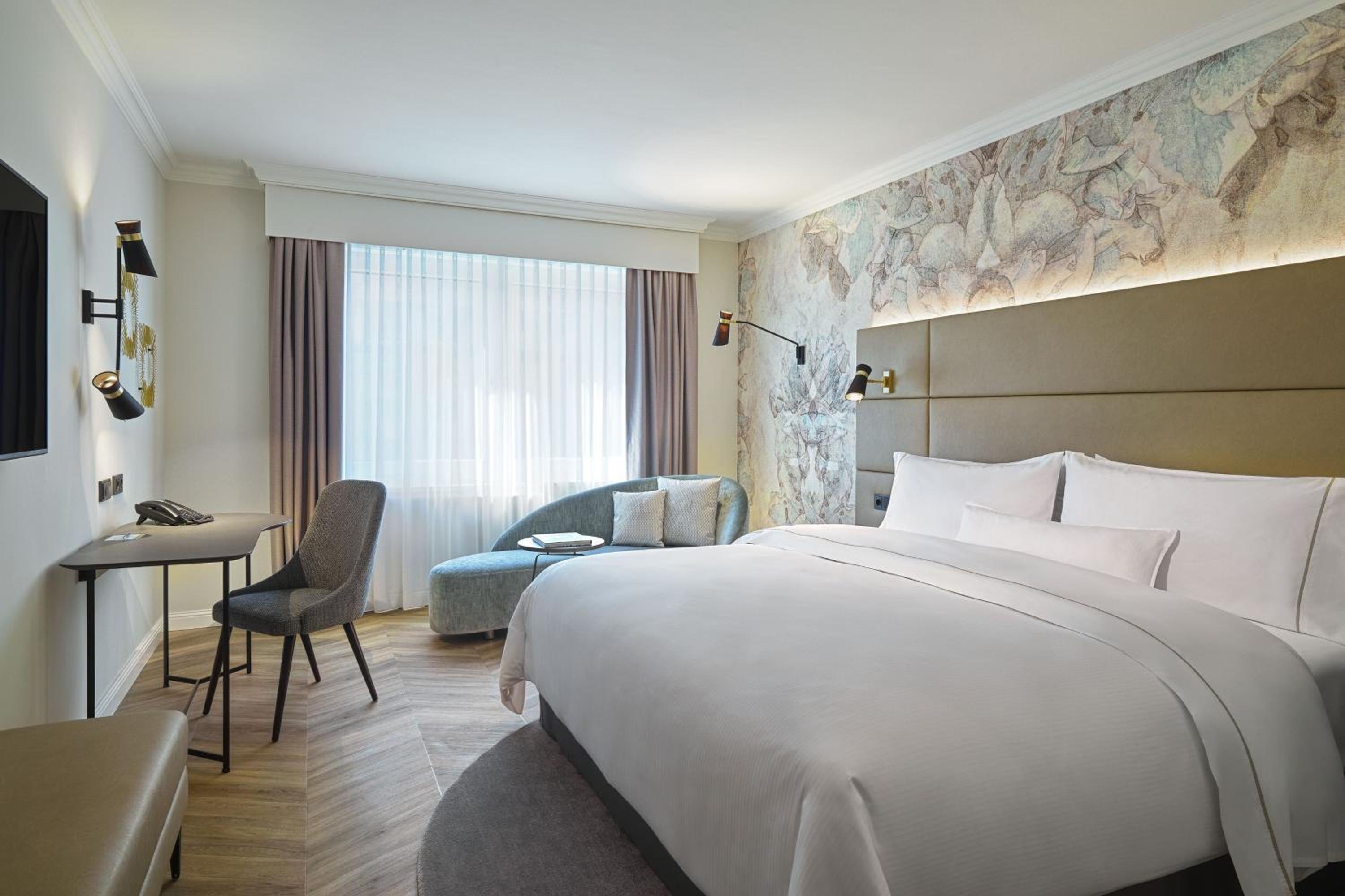 Deluxe Double Room with City View
