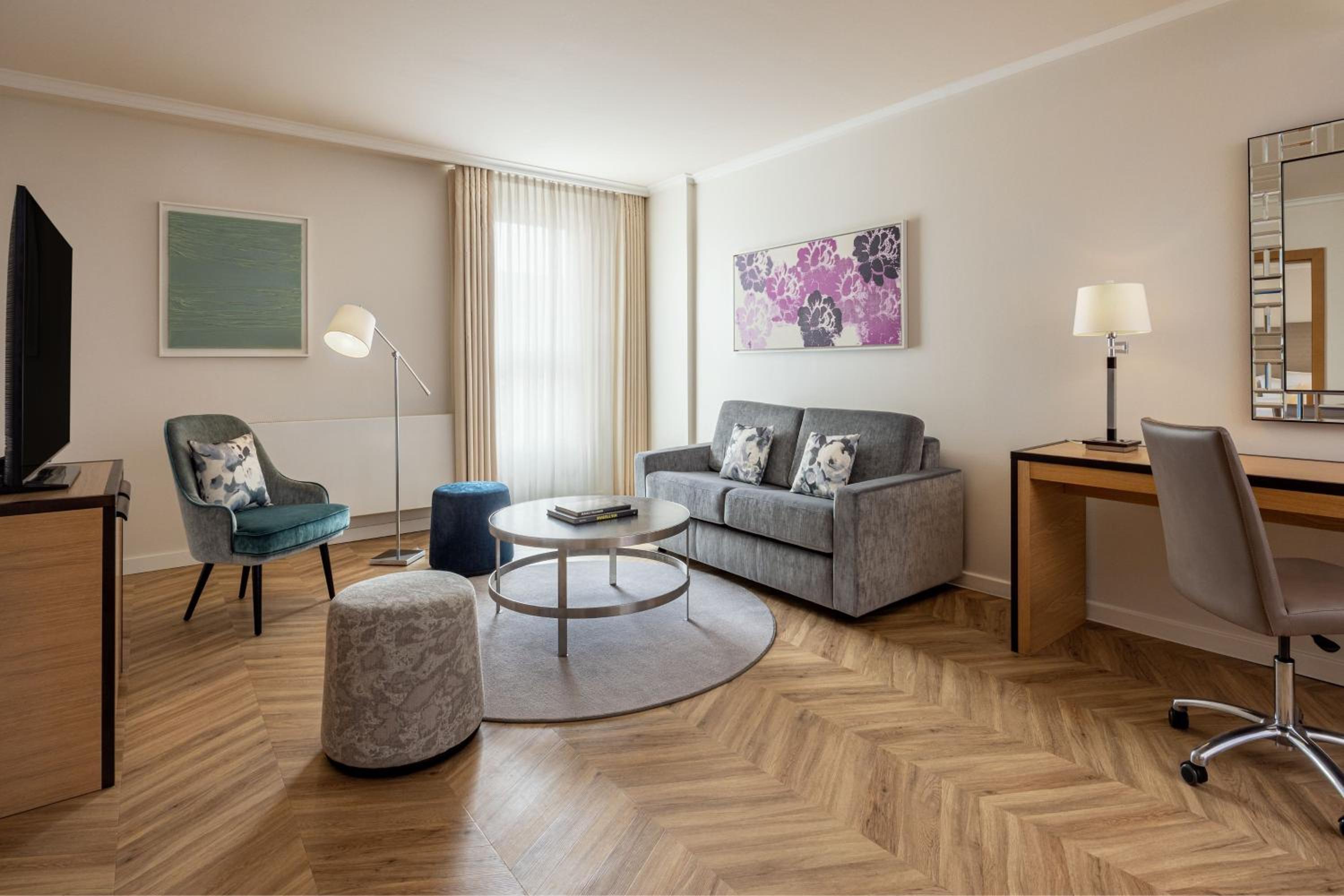 Westin Grand King Apartment
