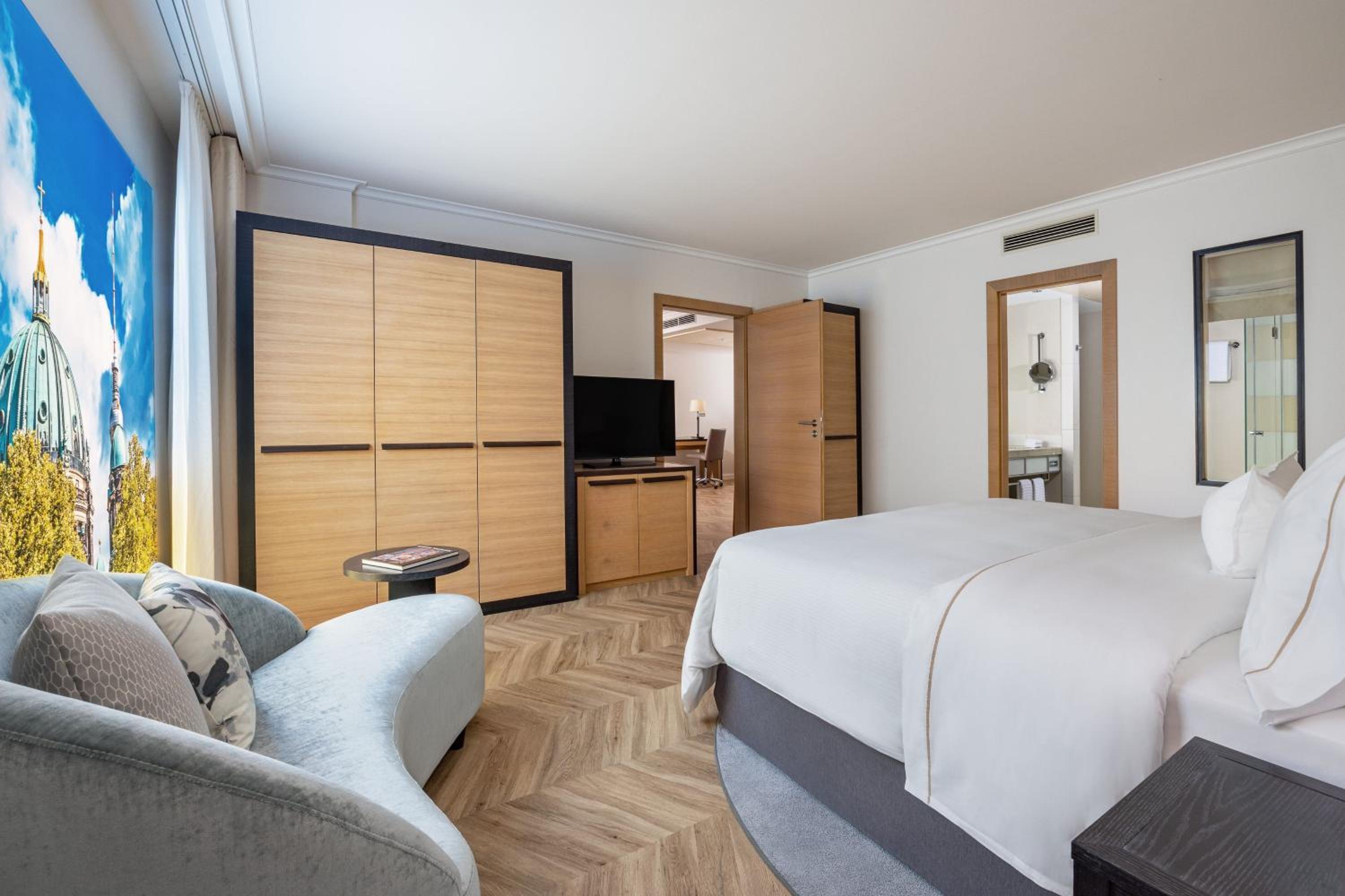 Westin Grand King Apartment
