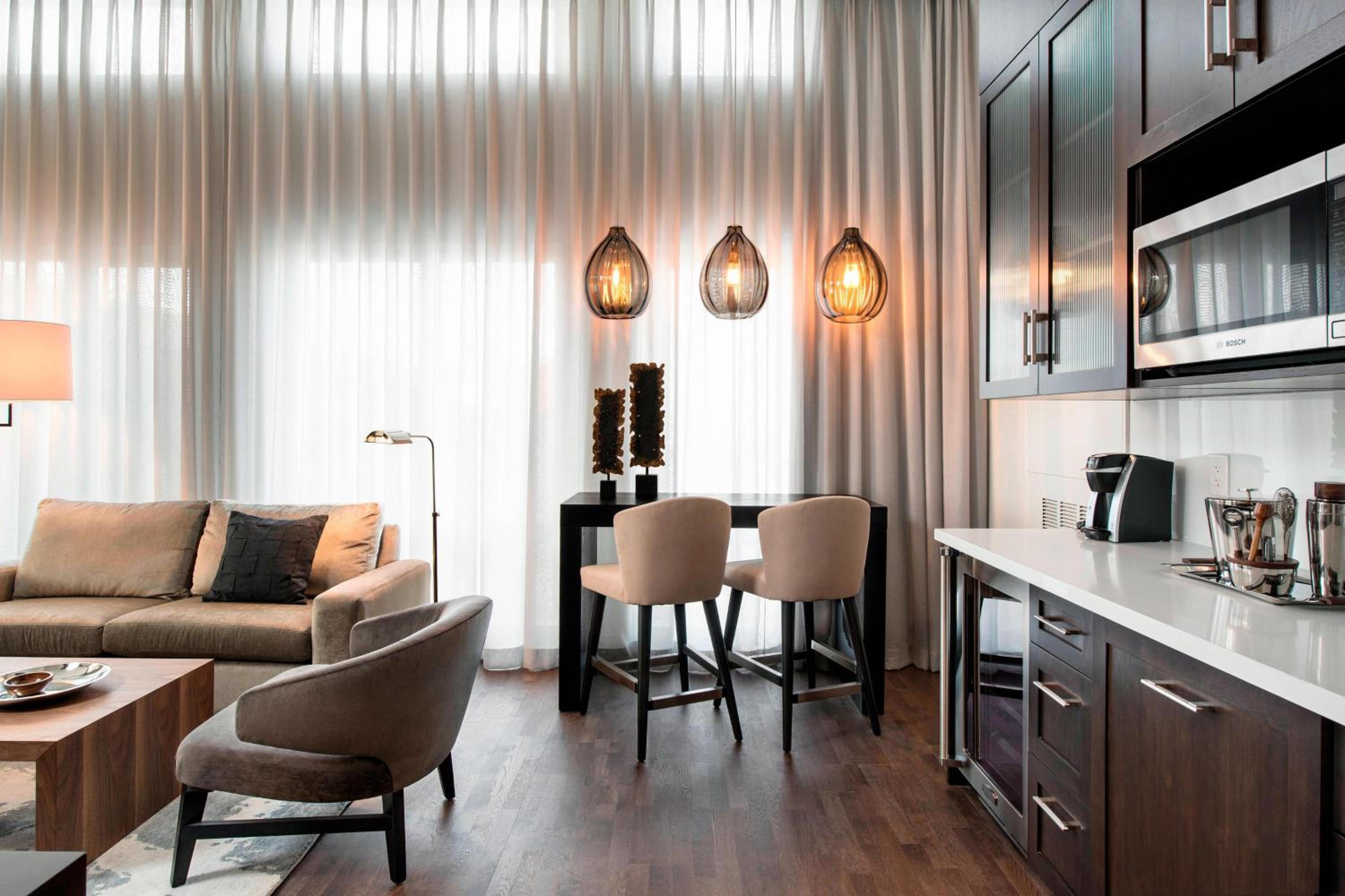 One-Bedroom Executive King Suite