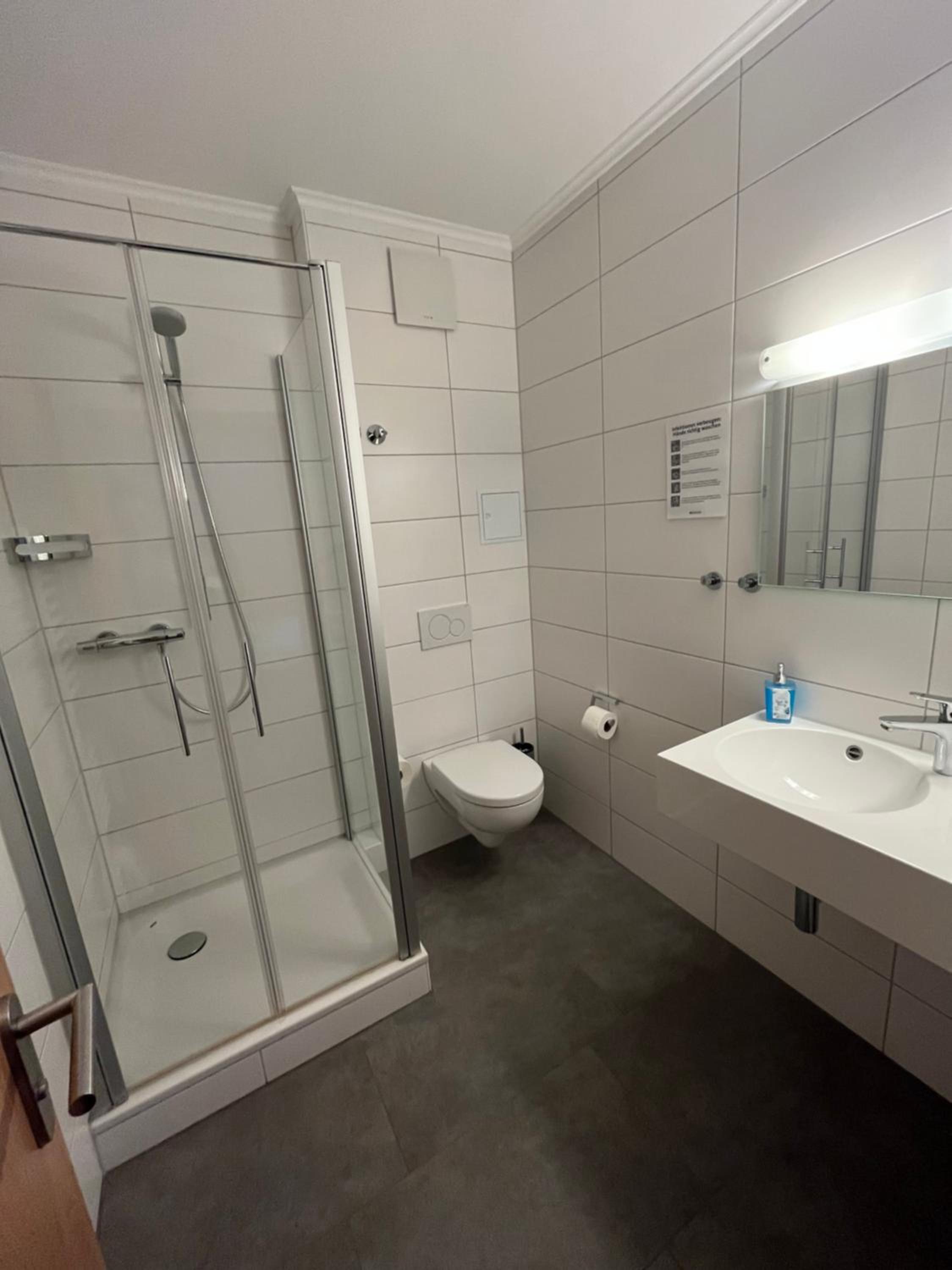 Double Room with Private Bathroom - Photo 6