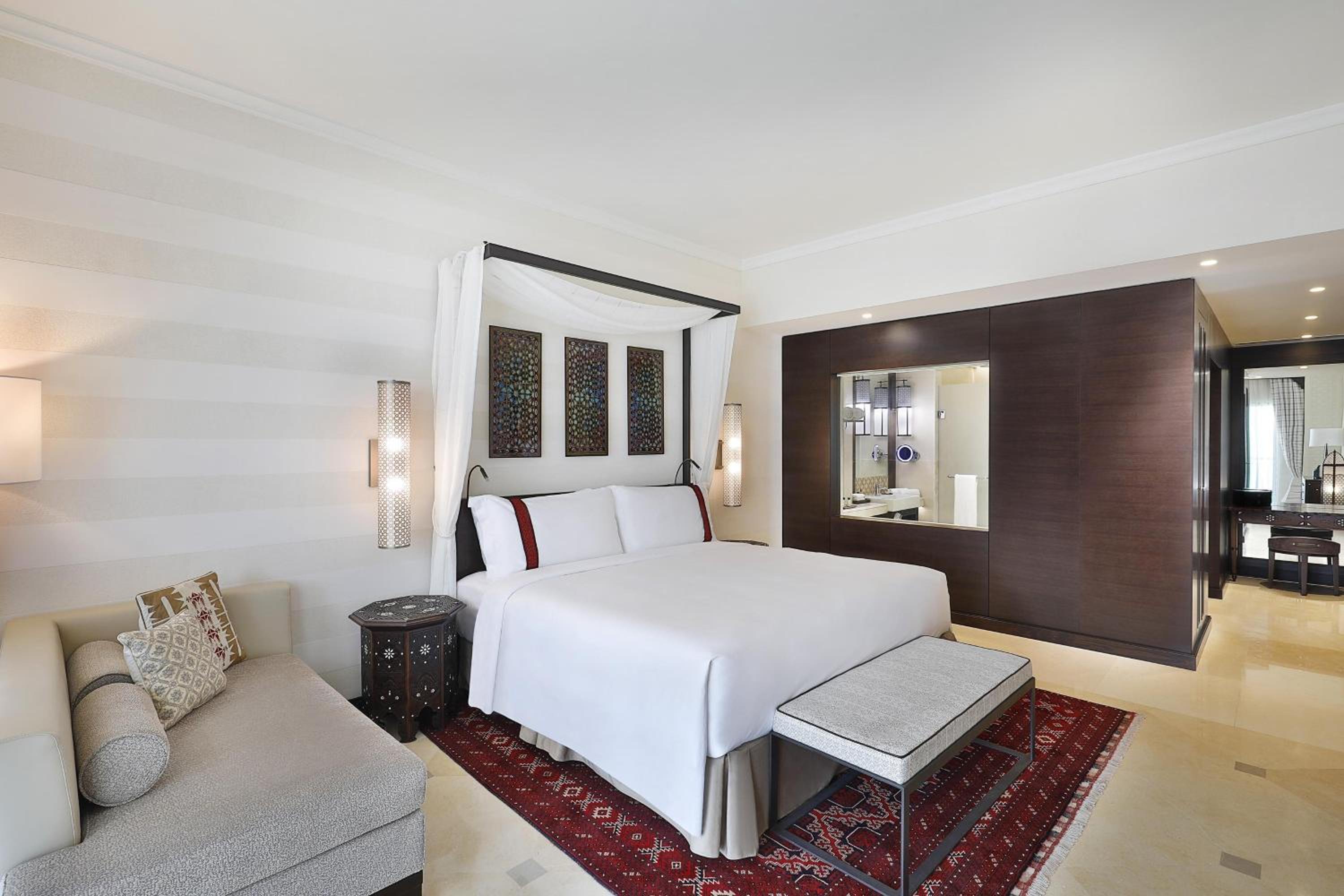 Prestige Penthouse King Suite with Balcony and Sea View