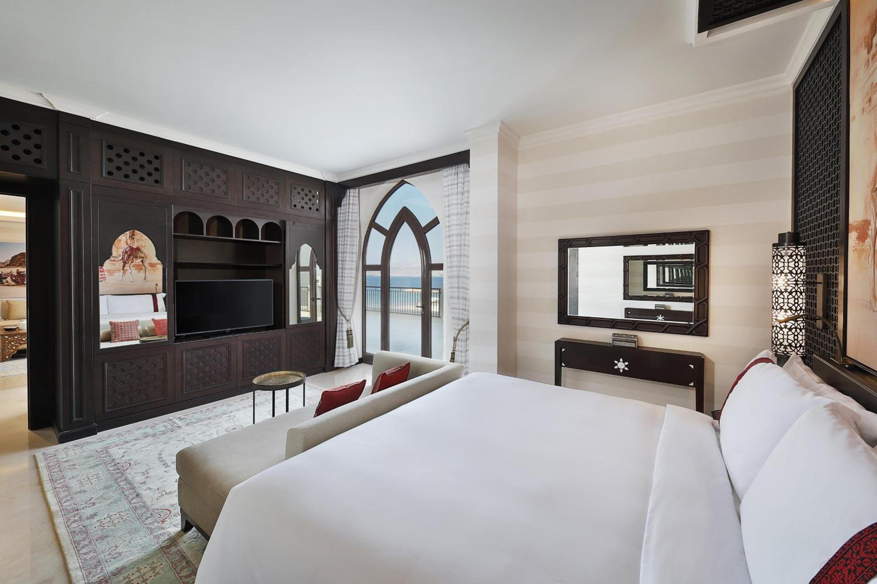 Presidential King Suite with Whirlpool, Terrace and Sea View