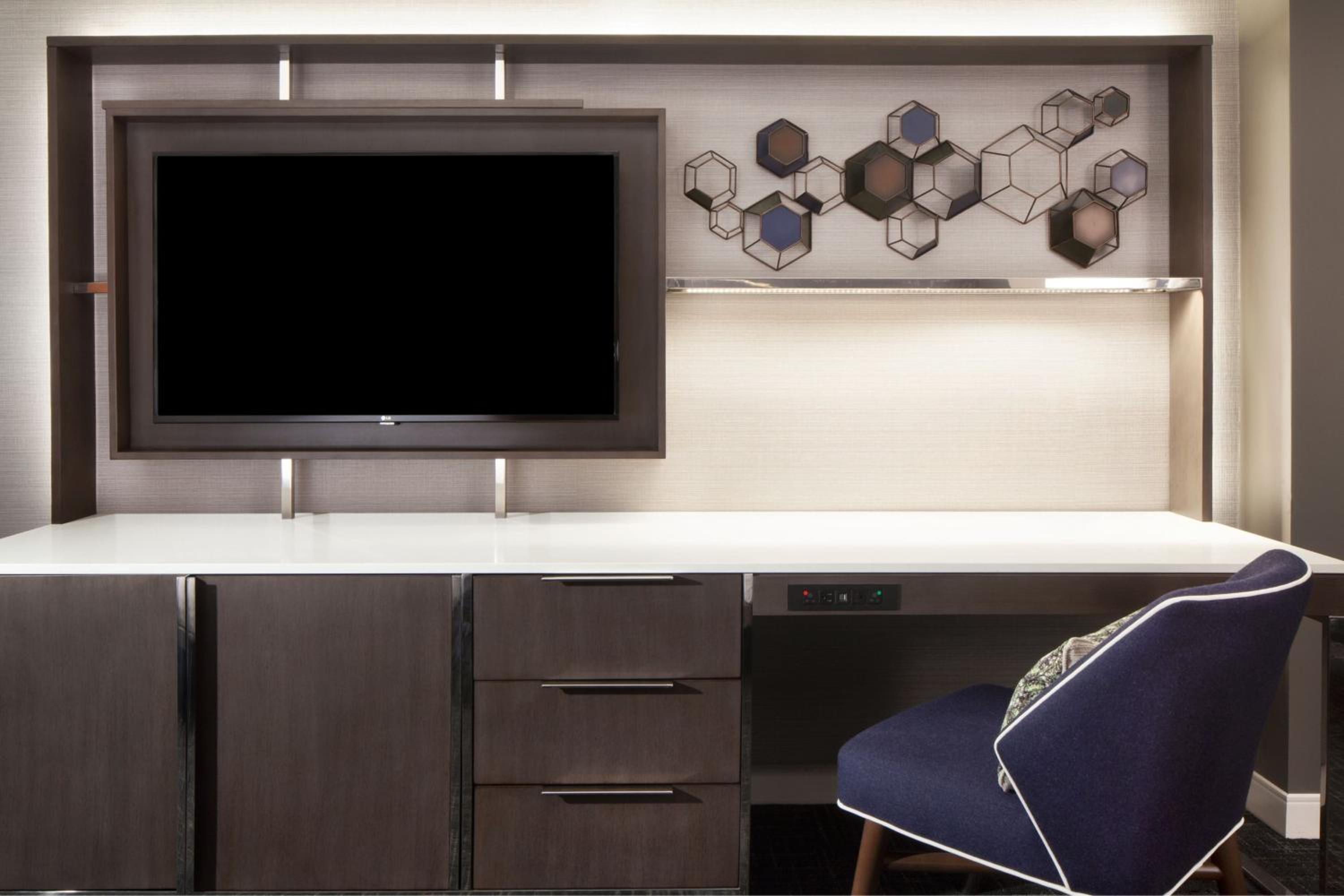 Standard King Room - Photo 6