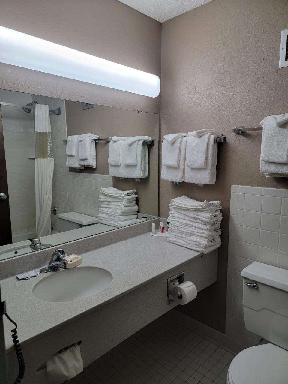 Double Room with Two Double Beds -Non-Smoking - Photo 4