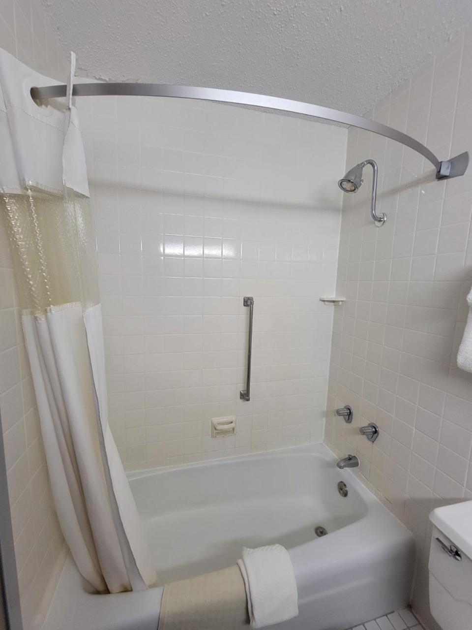 Double Room with Two Double Beds -Non-Smoking - Photo 2