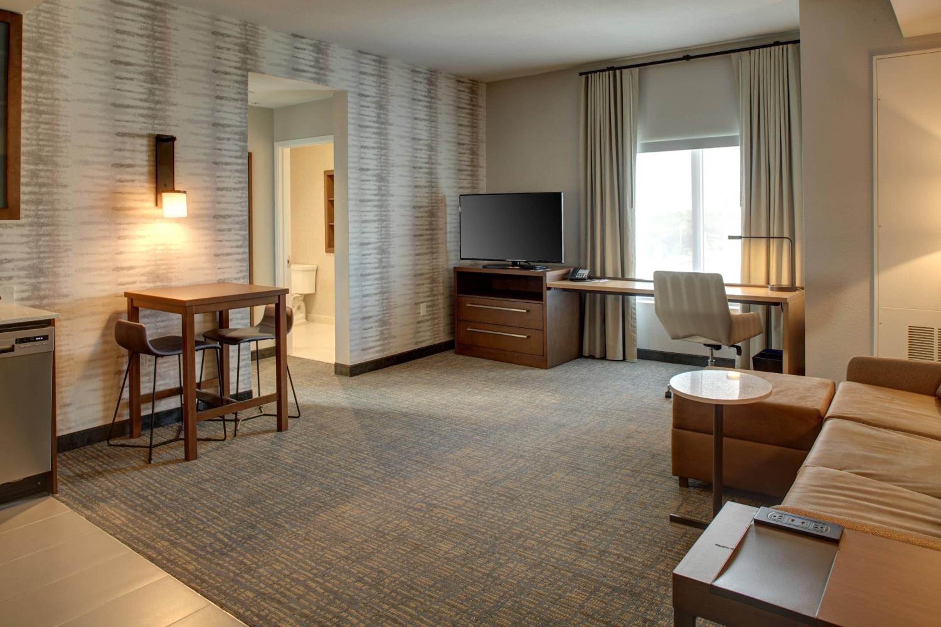 One-Bedroom Suite, 1 King, Sofa bed - Photo 2