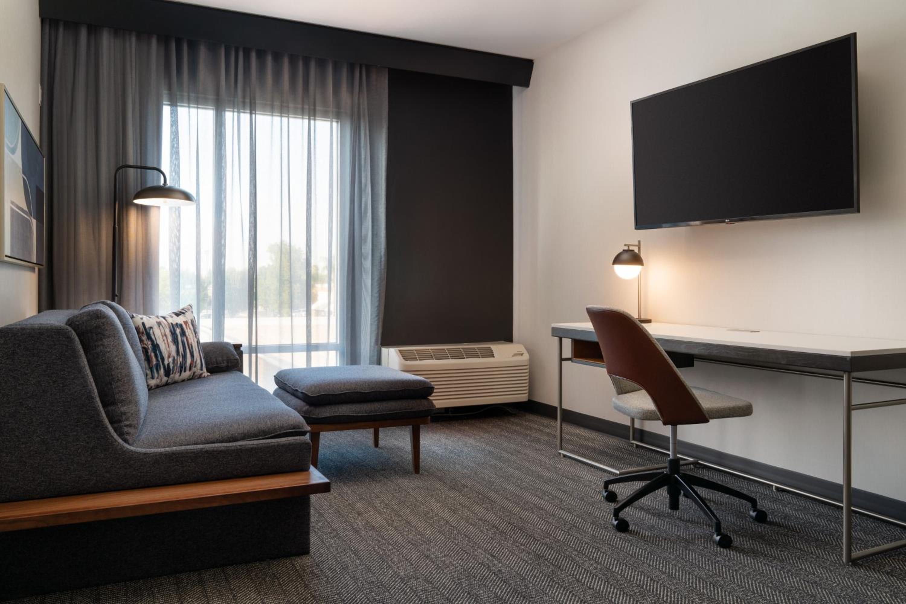 One-Bedroom King Suite with Sofa Bed - Photo 2