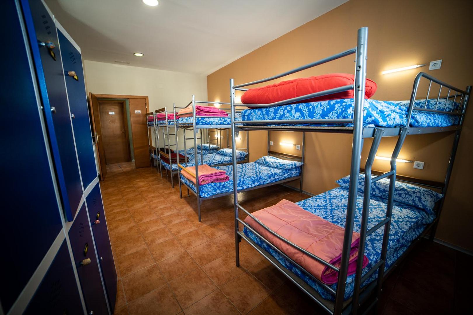 Bed in 8-Bed Mixed Dormitory Room photo 2