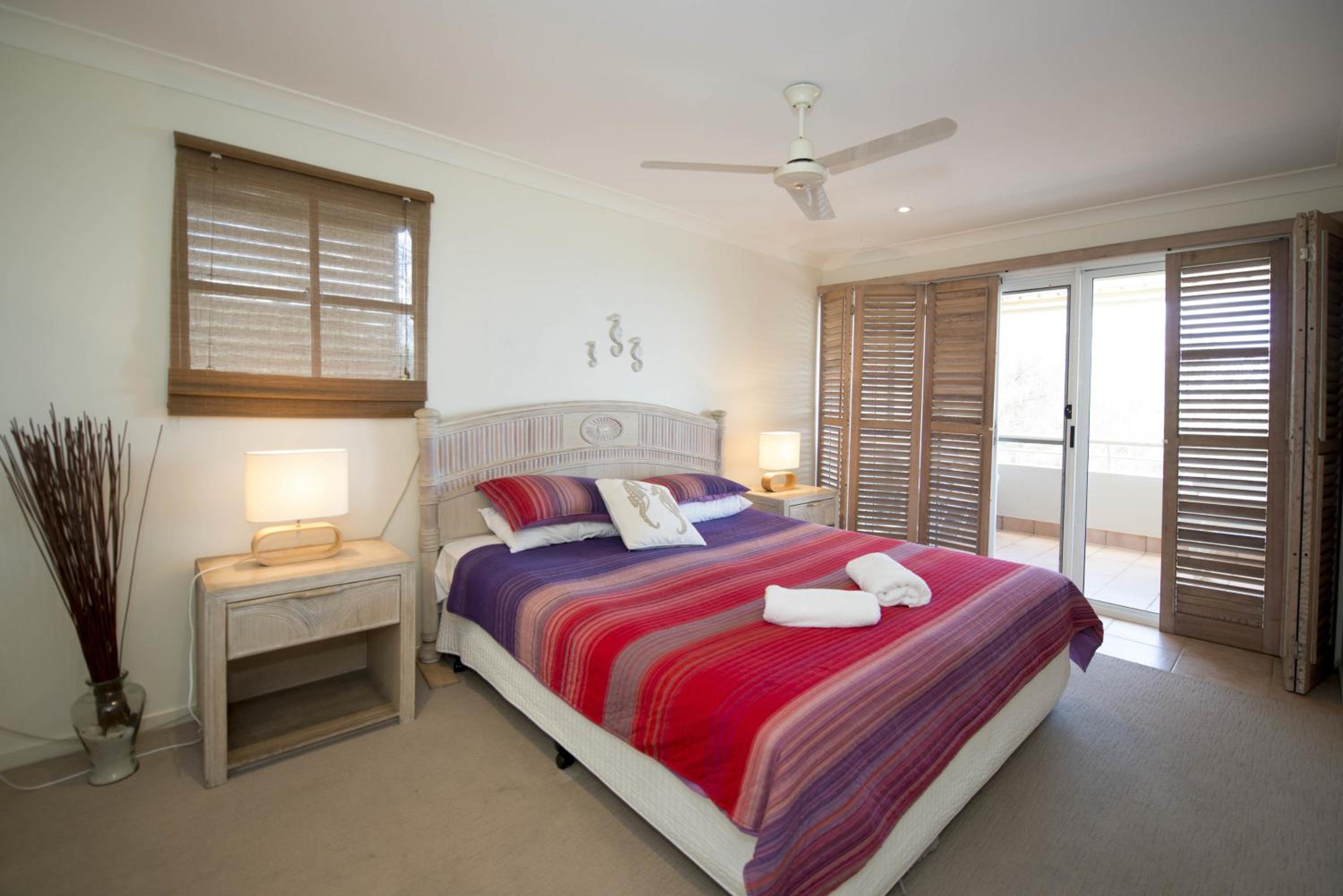 One-Bedroom Apartment with Sea View photo 2