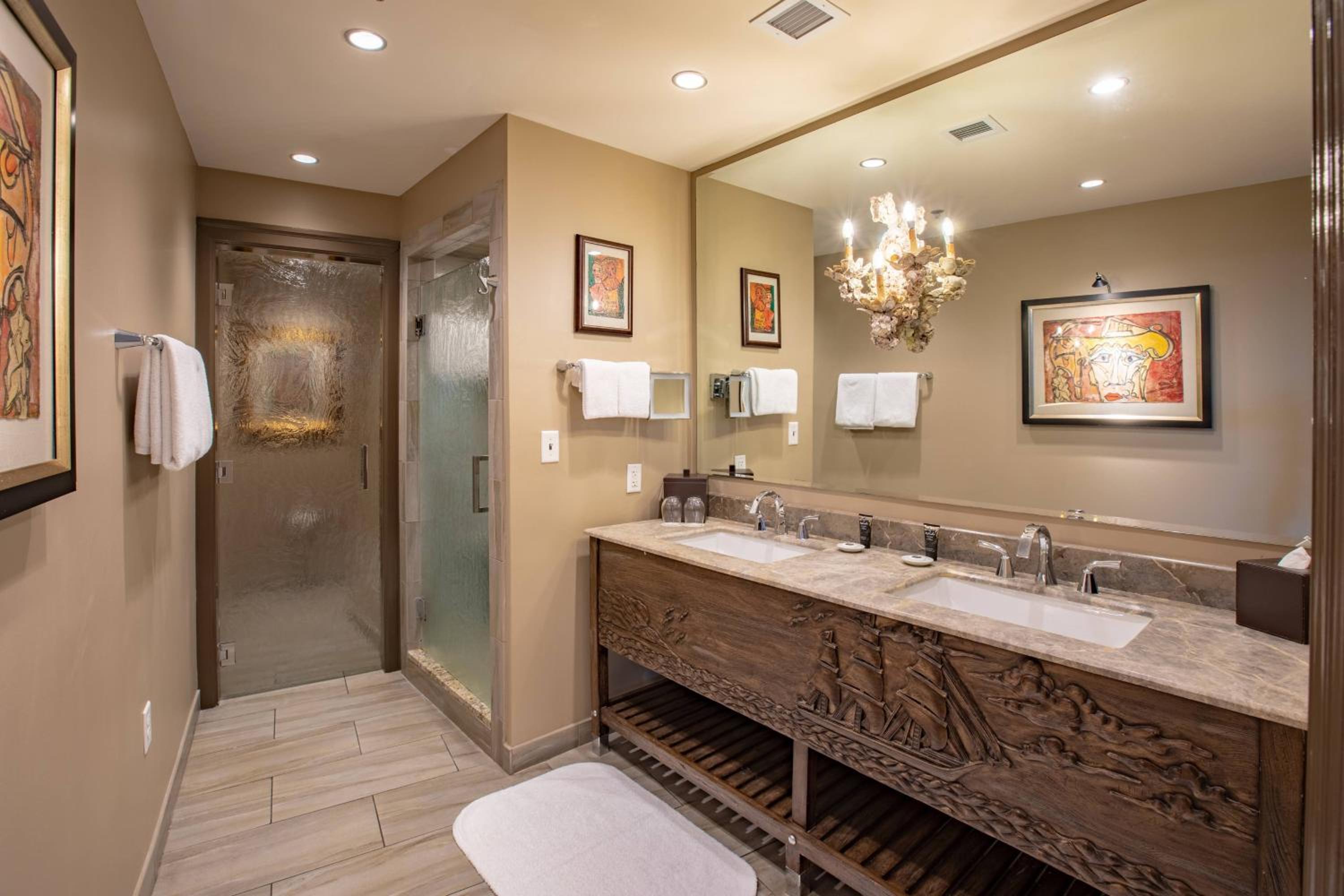 Corner King Room - Photo 2